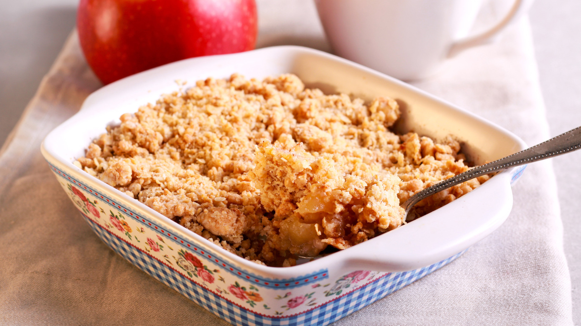 Receita de crumble de maçã ‘fit’ que cheira à infância