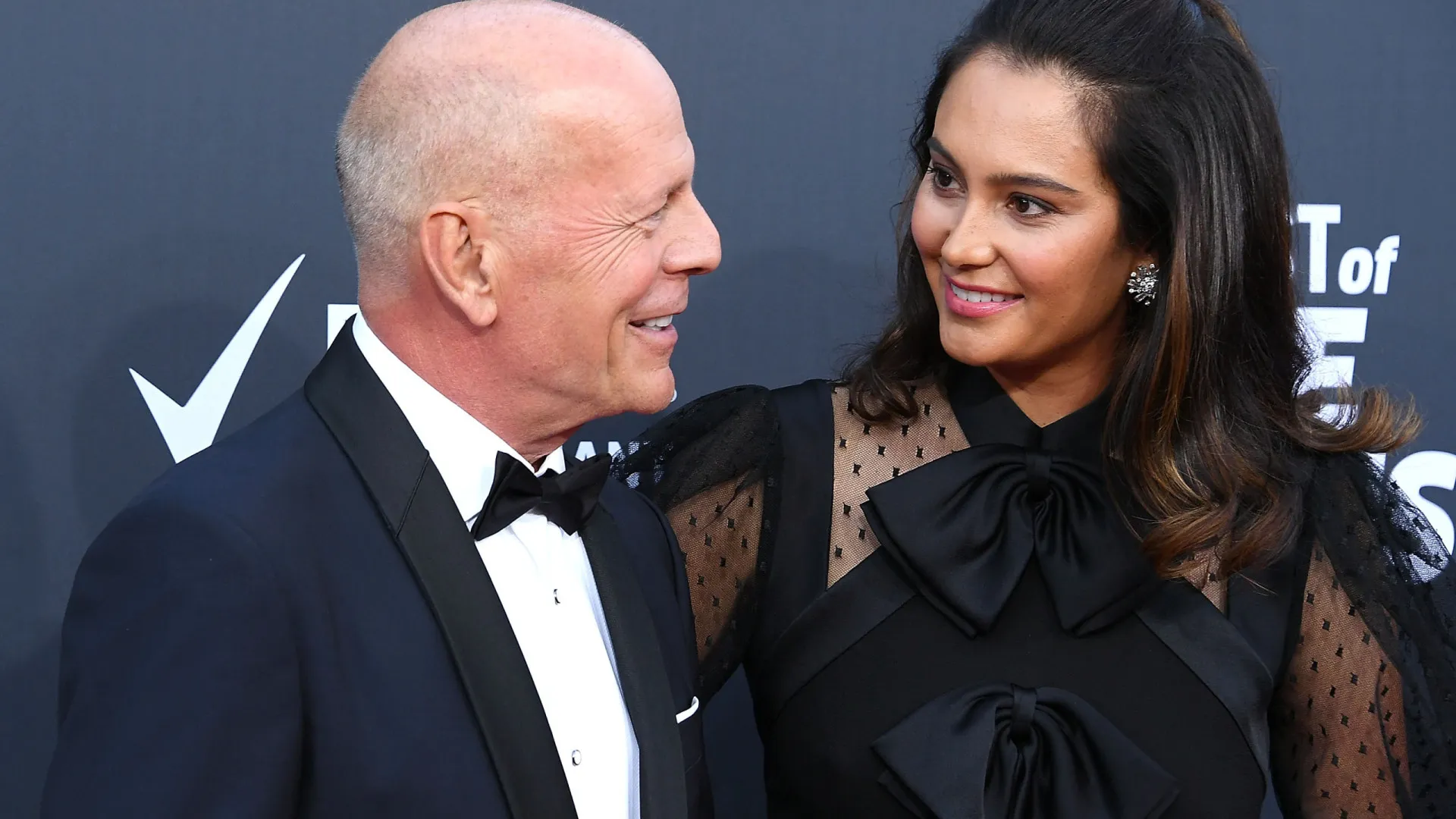 
                    Emma e Bruce Willis. 