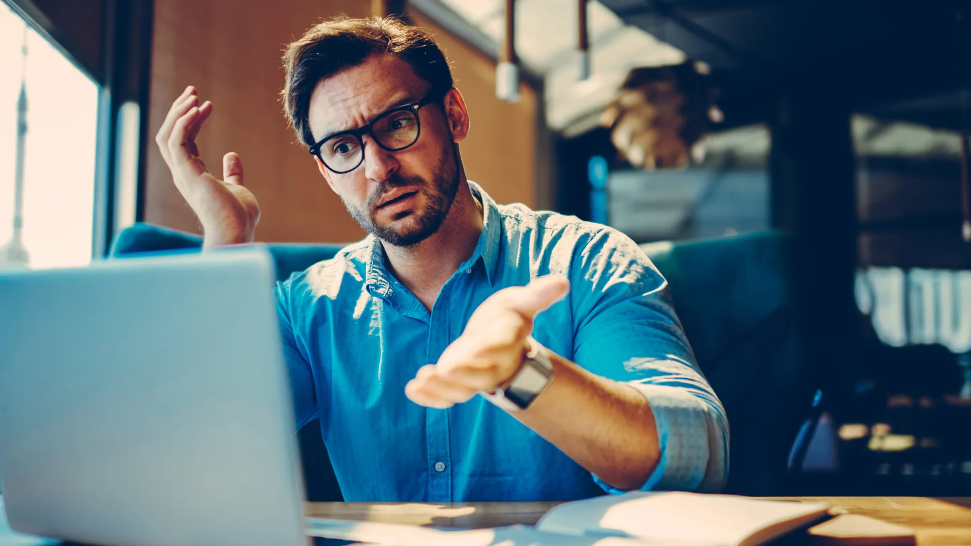 IA contribui para que mais pessoas trabalhem ao sábado, diz relatório