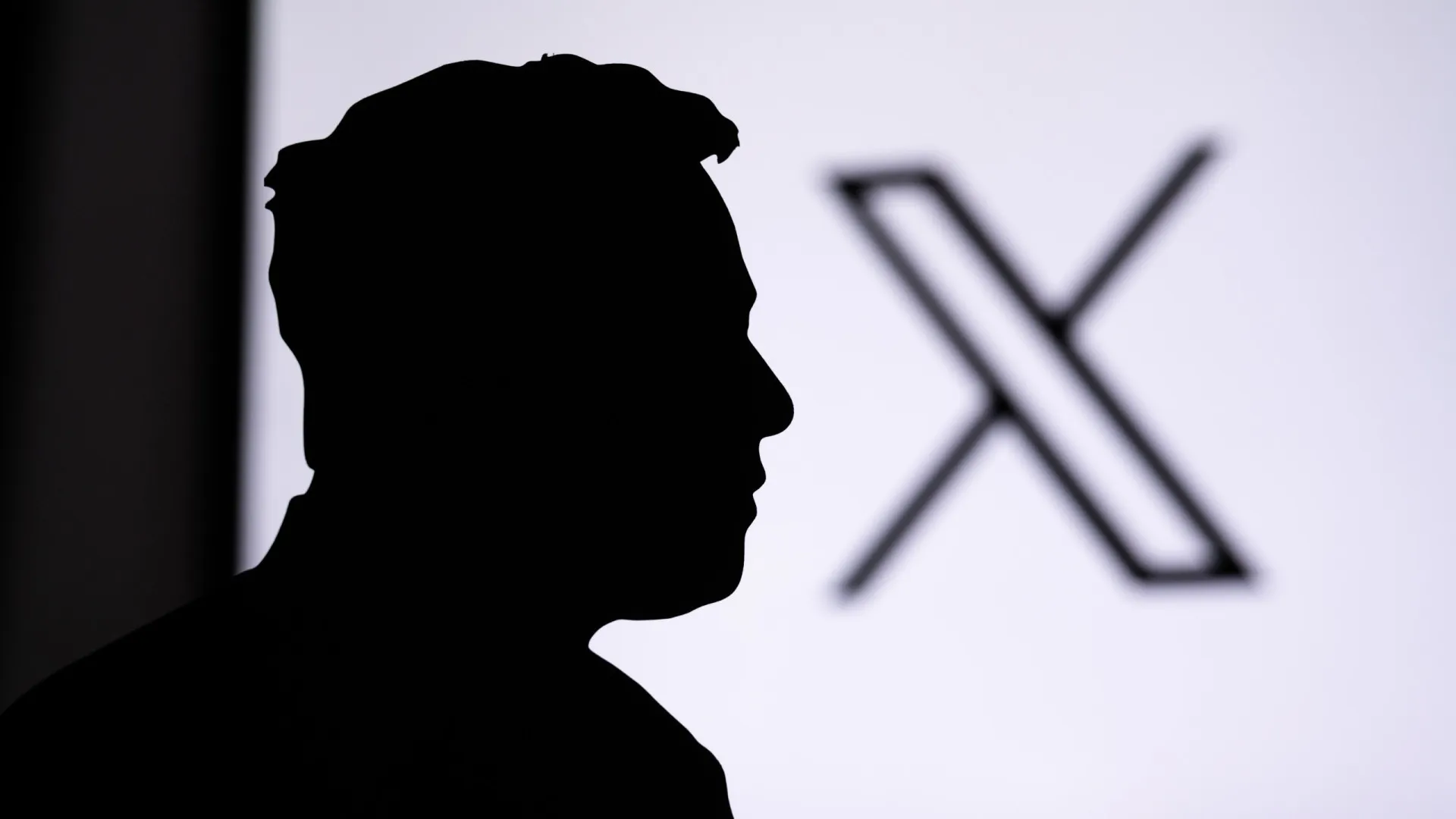 Elon Musk suspende medida do X para combater desinformação