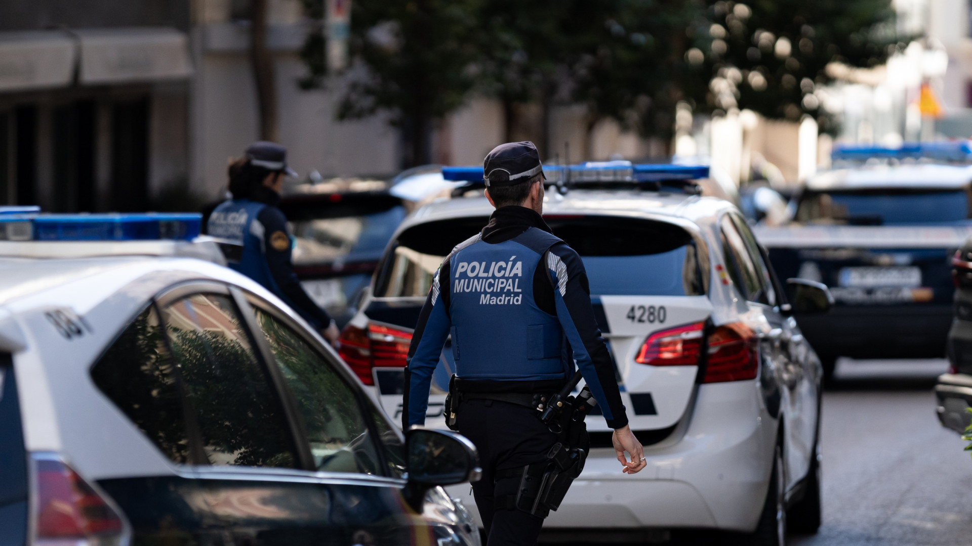 Jovem raptada em bairro de Madrid por grupo que fingiu ser polícia