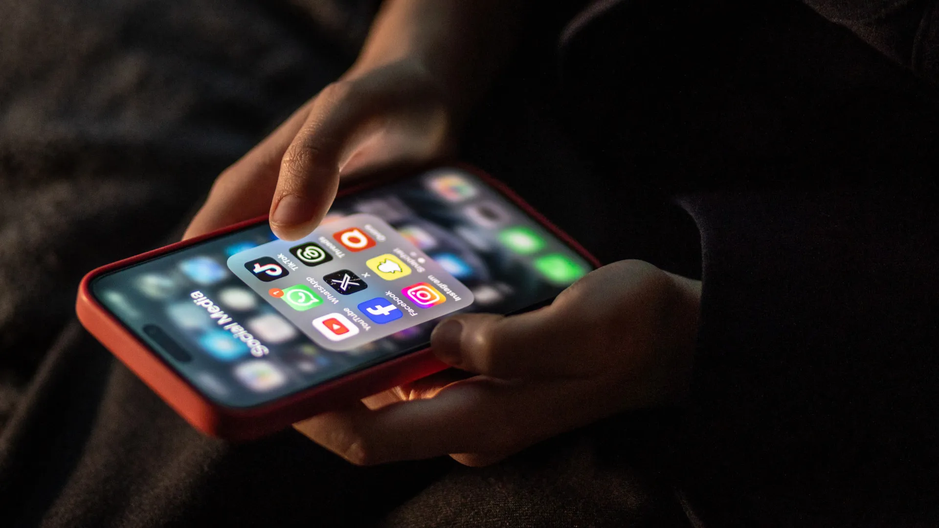 Bruxelas quer posição comum na UE para idade mínima para redes sociais