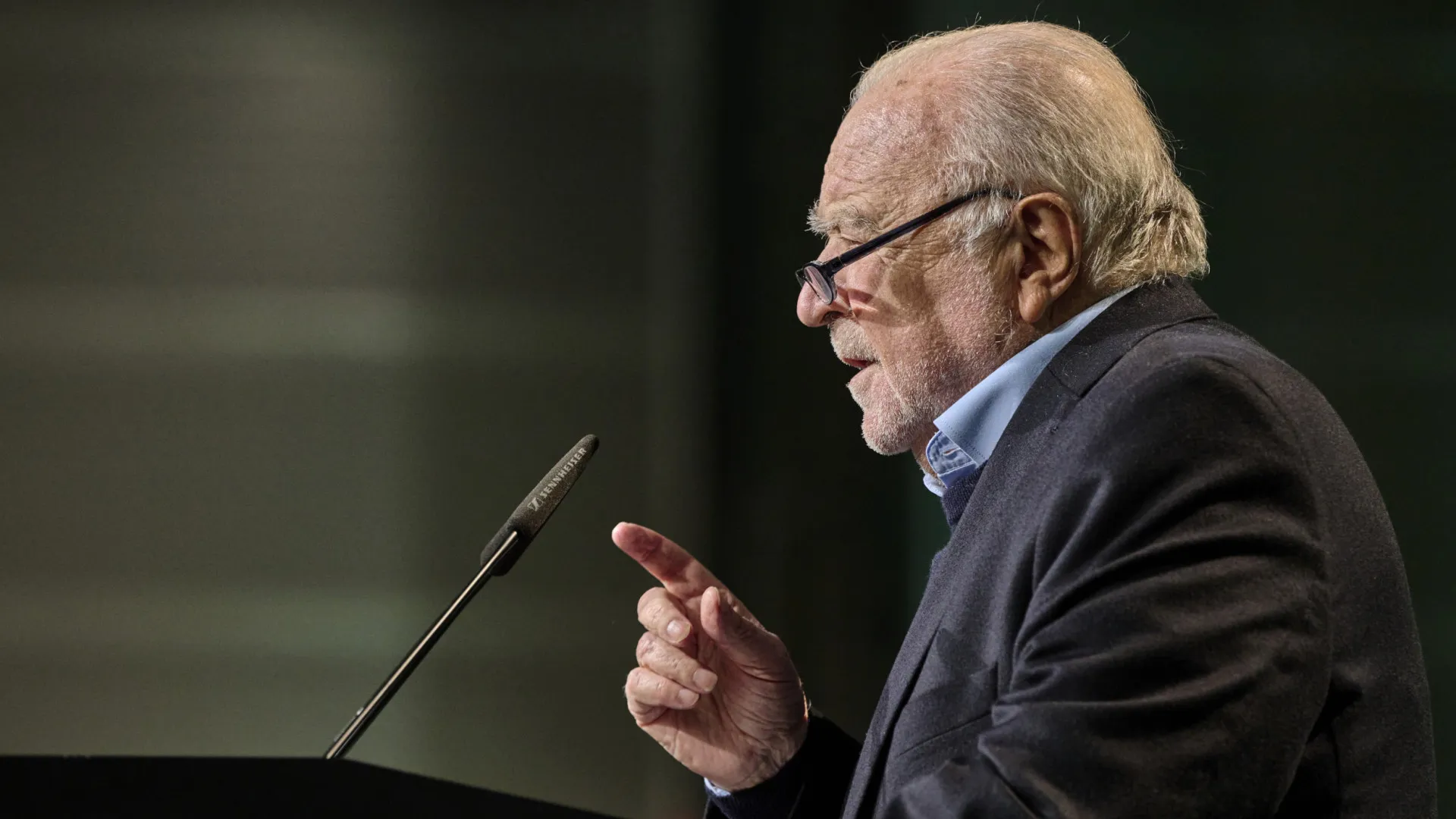 
                    25 de Novembro? Mário Soares é 