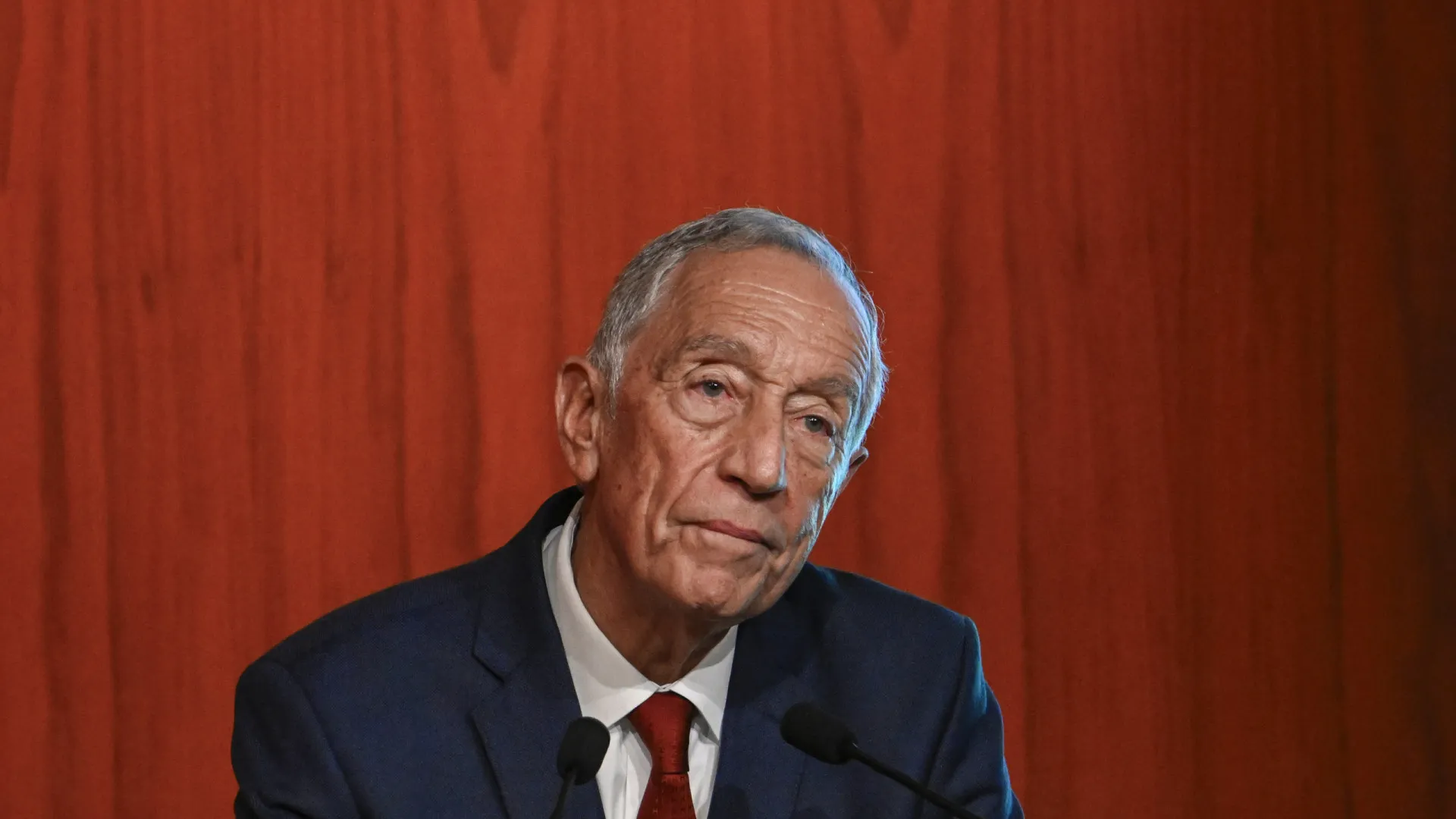 
                    Marcelo anuncia promulgação de concurso extraordinário para professores
                
