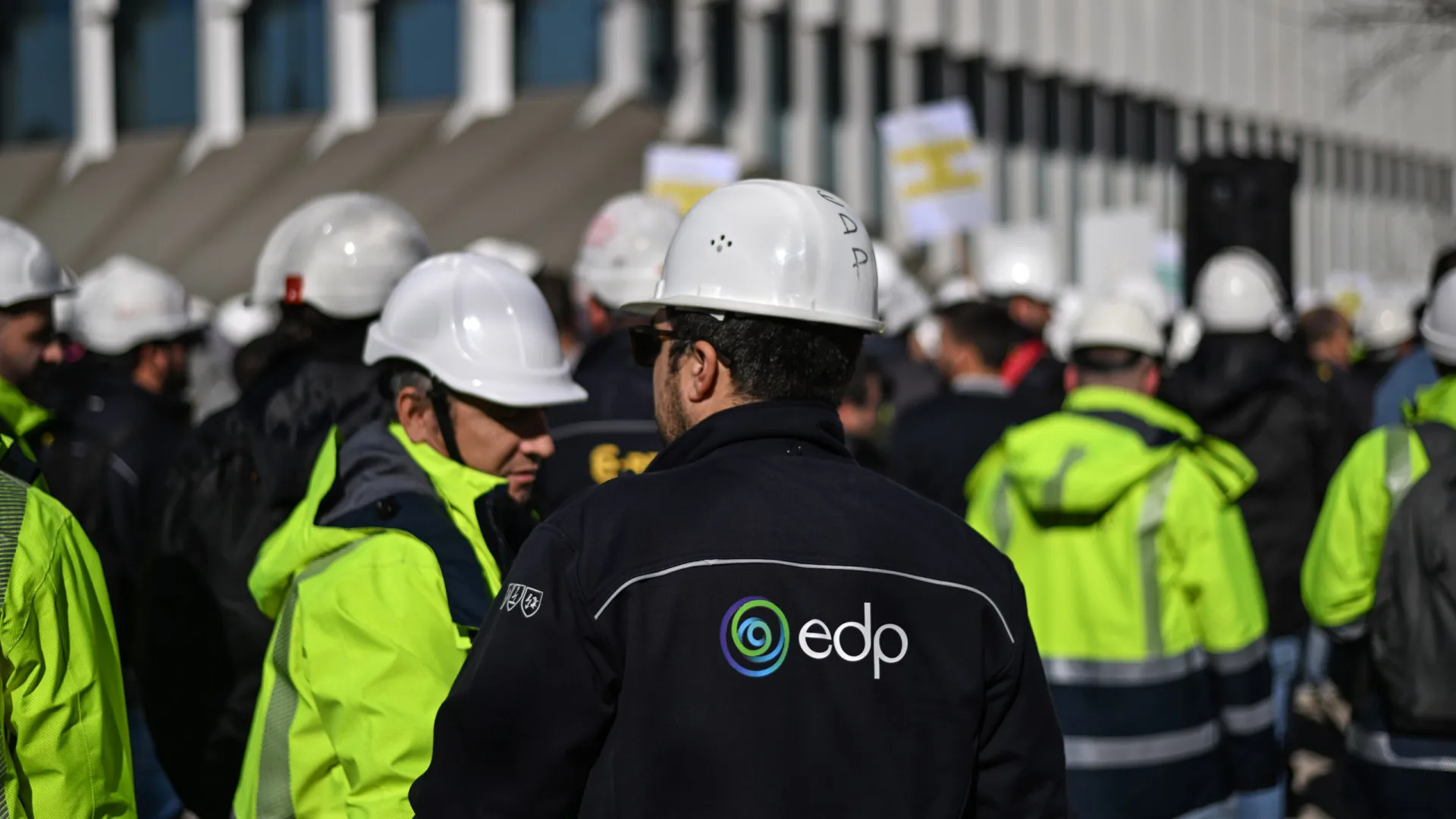 
                    Lucro da EDP Renováveis cai 49% até setembro para 107 milhões
                