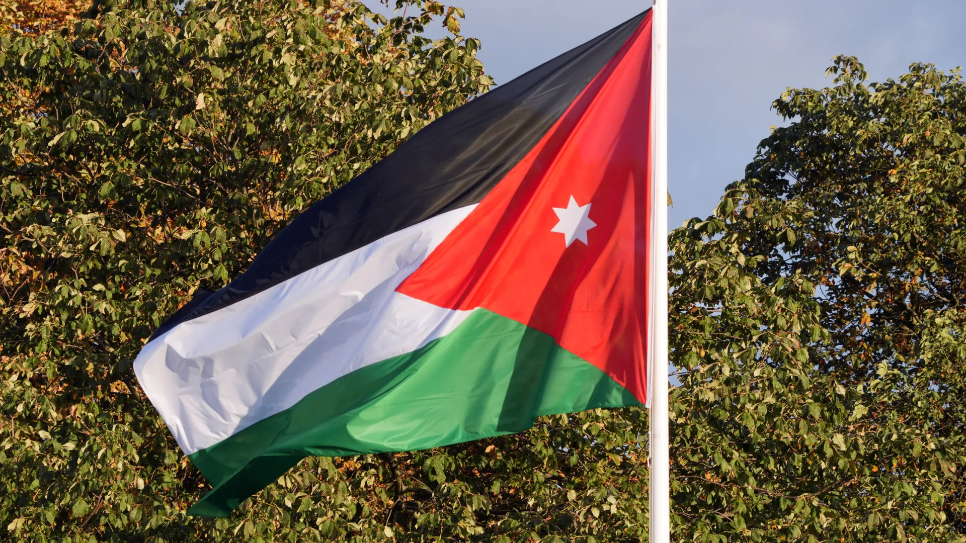 
                    Israel reivindica abate de drone carregado de armas vindo da Jordânia
                