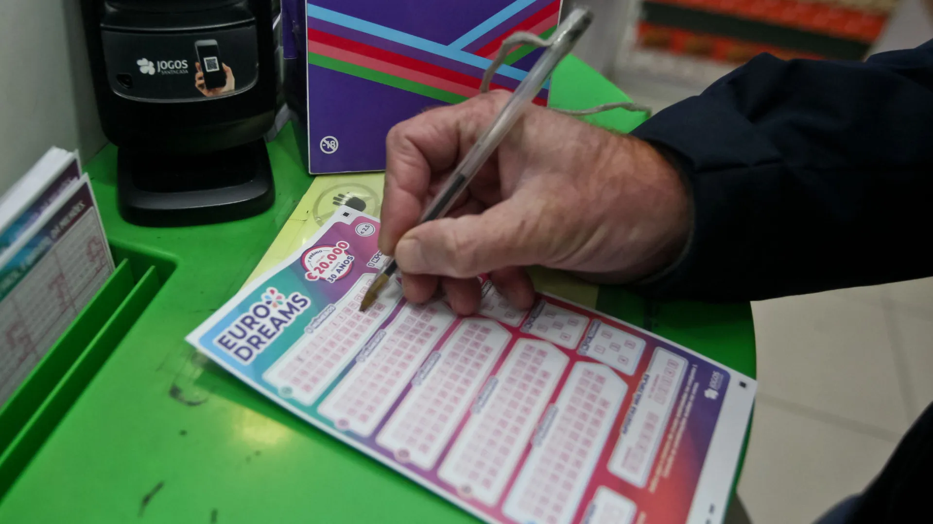 
                    Ninguém ganhou salários do EuroDreams. Em Portugal, há prémios de 576€
                