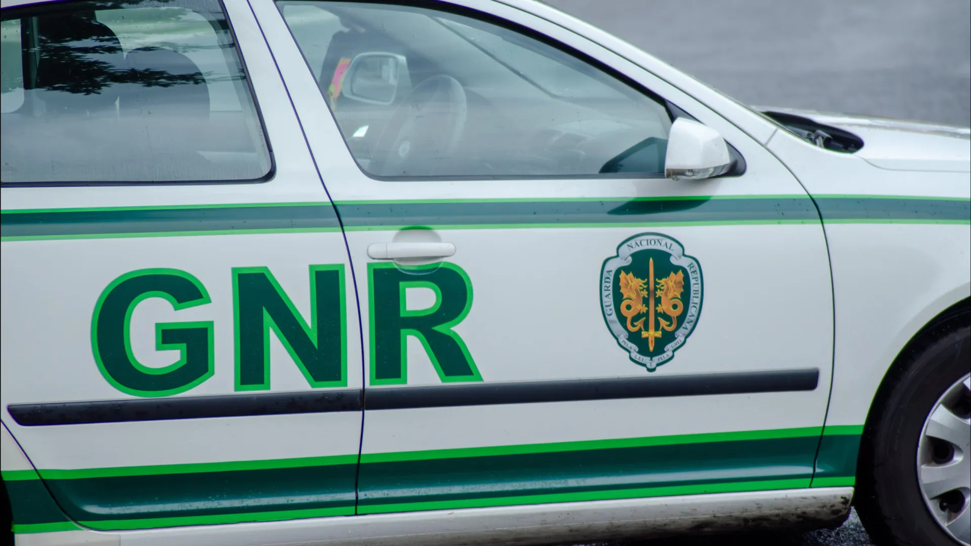 
                    Apresentações periódicas para jovens detidos por roubos violentos em Estarreja
                