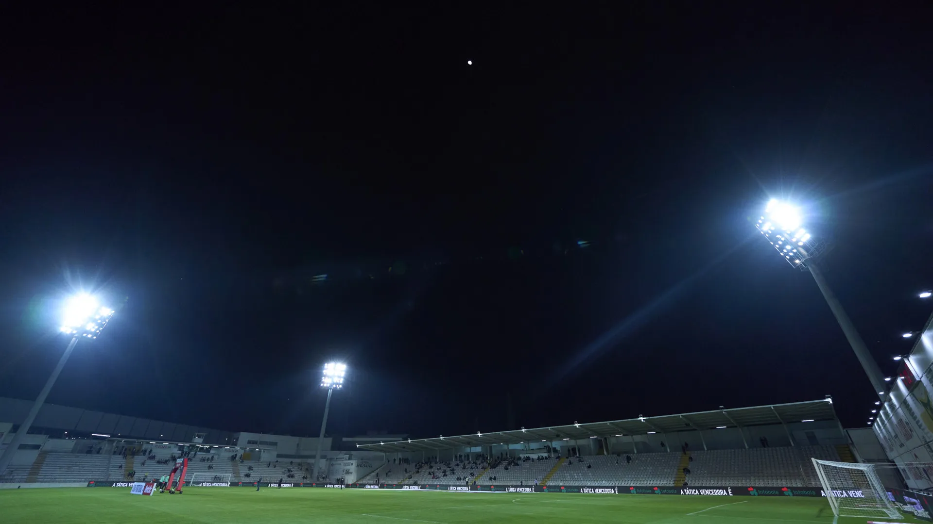 
                    Faz-se história no Moreirense: 