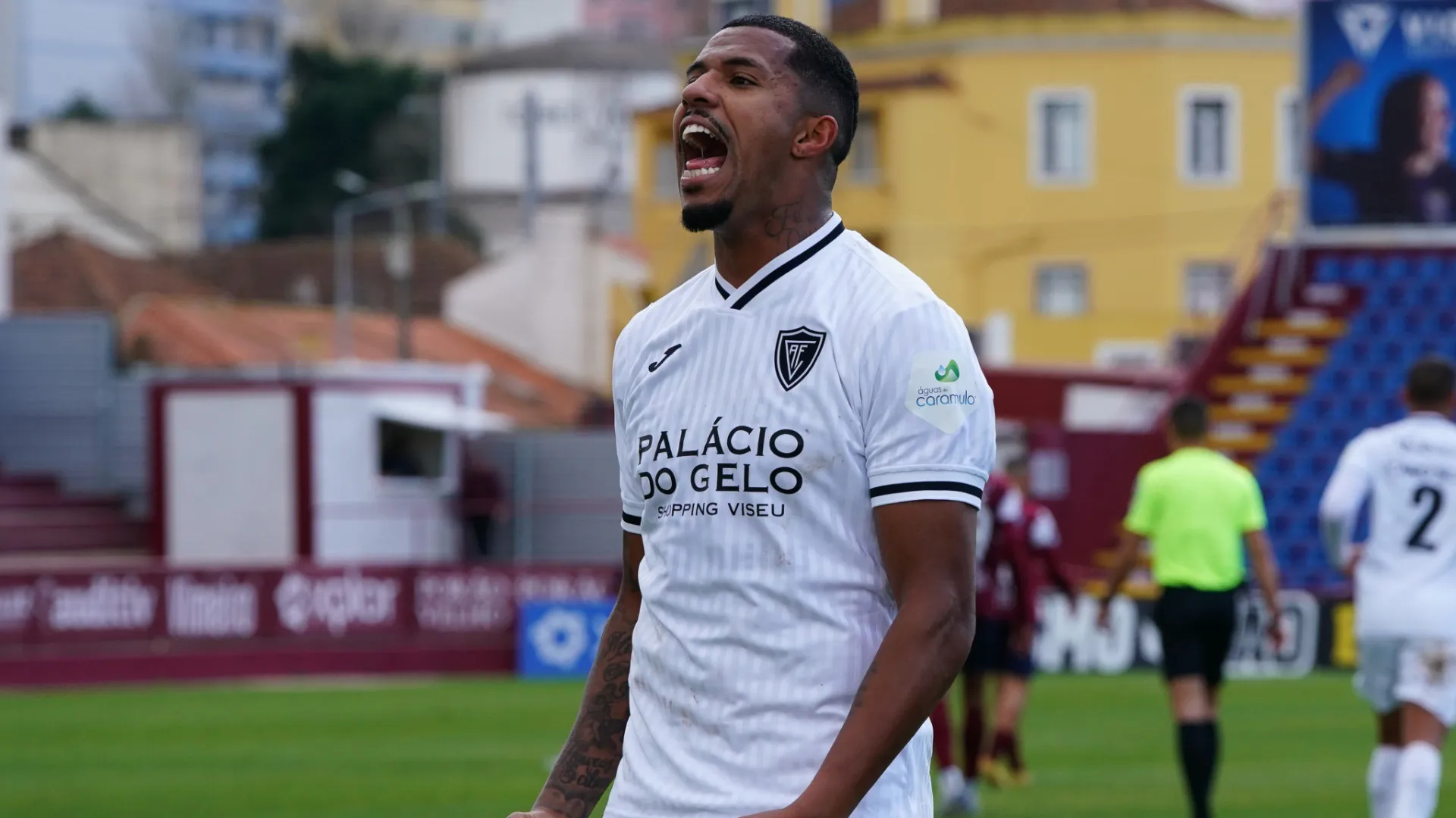 Académico de Viseu goleia em casa do Leixões com póquer de André Clóvis