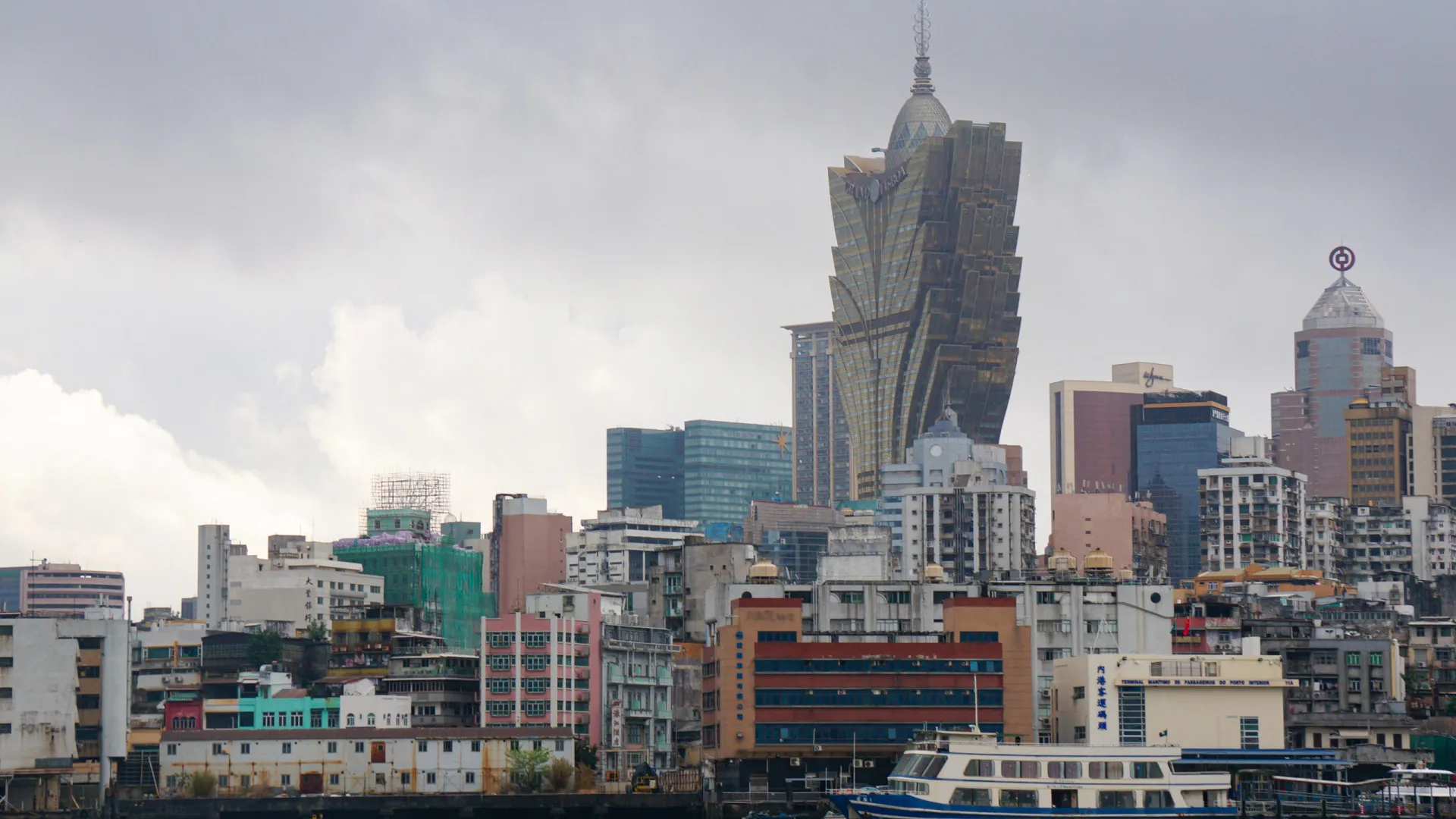 
                    Macau. 