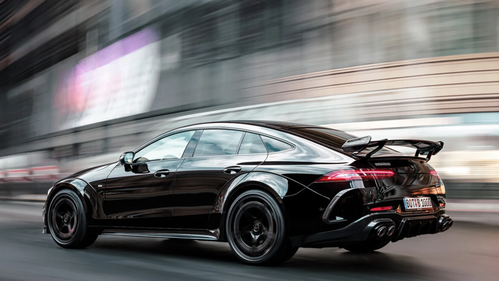 Rocket 1000 é o carro mais potente de sempre da Brabus