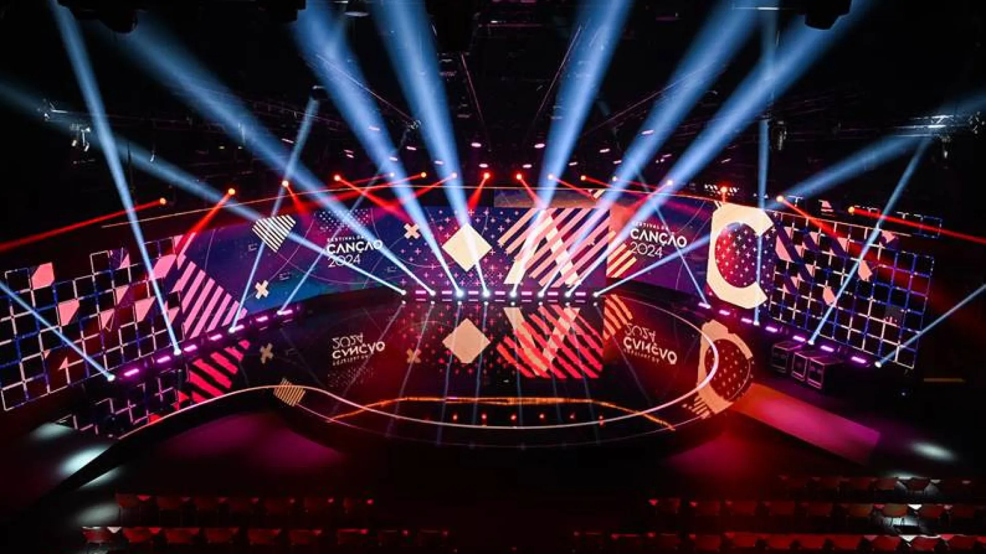 
                    Festival da Canção começa hoje com oito canções na primeira semifinal
                