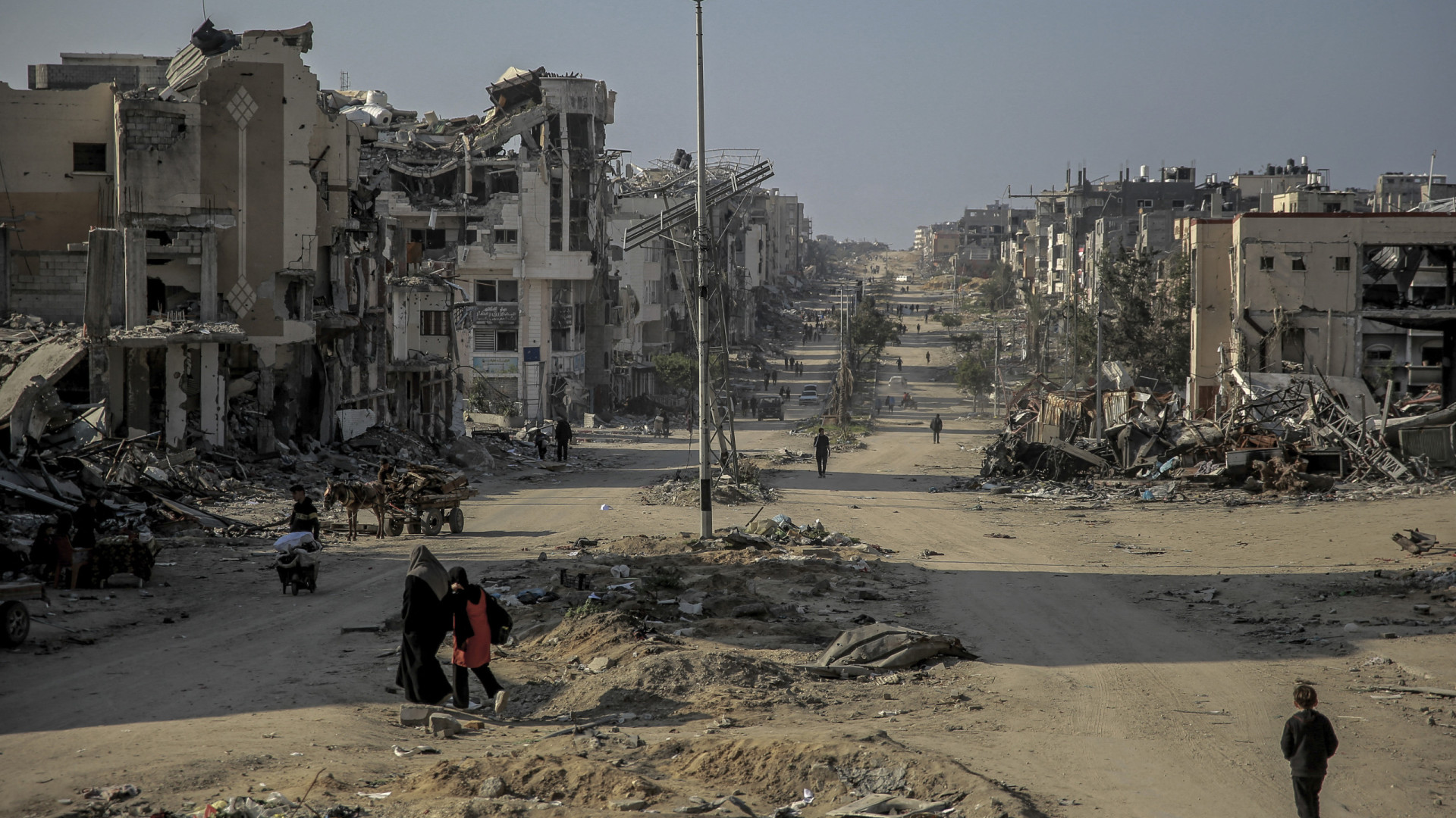 Número de mortos e desaparecidos em ataque a Gaza sobe para 87