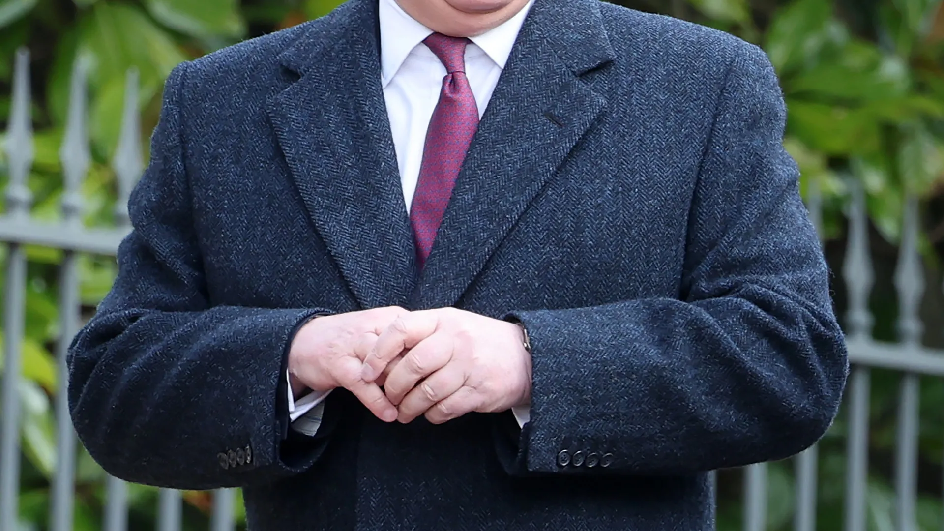 
                    Mais um escândalo real. André contratou 40 prostitutas em apenas 4 dias 
                