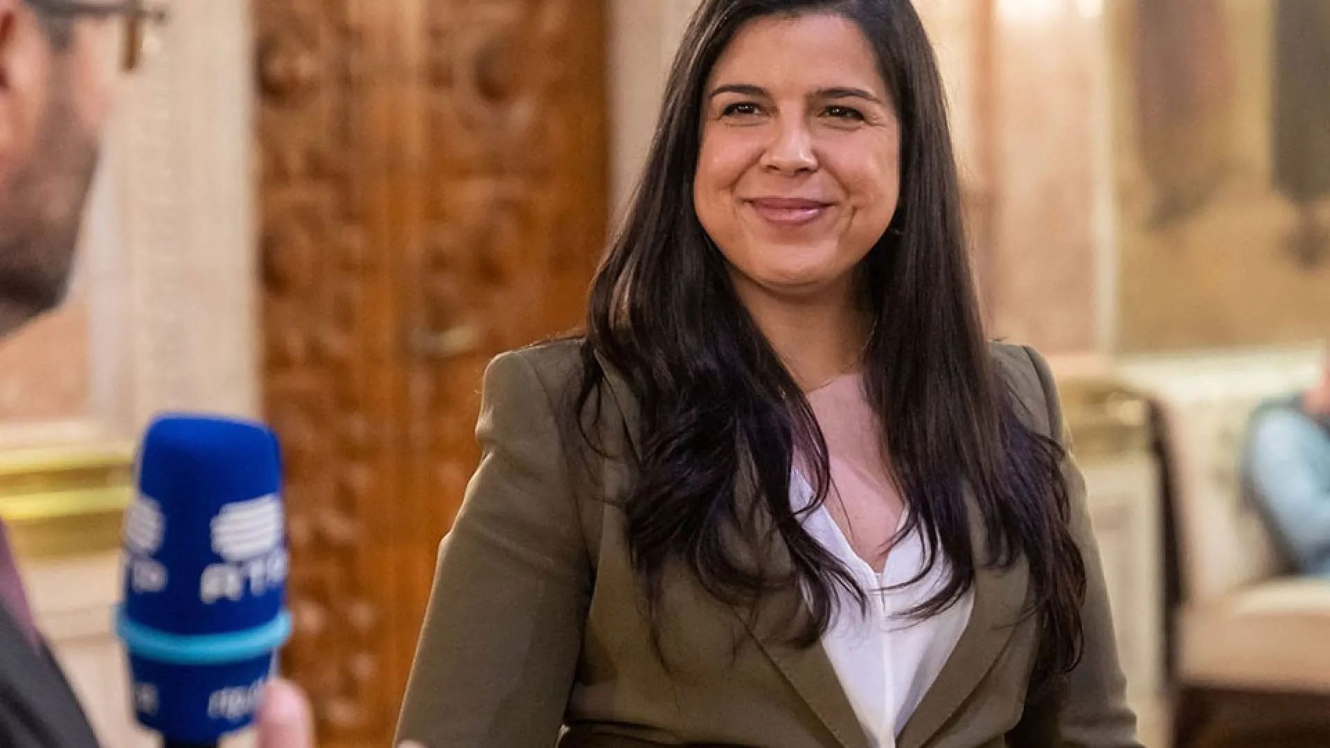 
                    OE2026: Inês Sousa Real pede descida do 