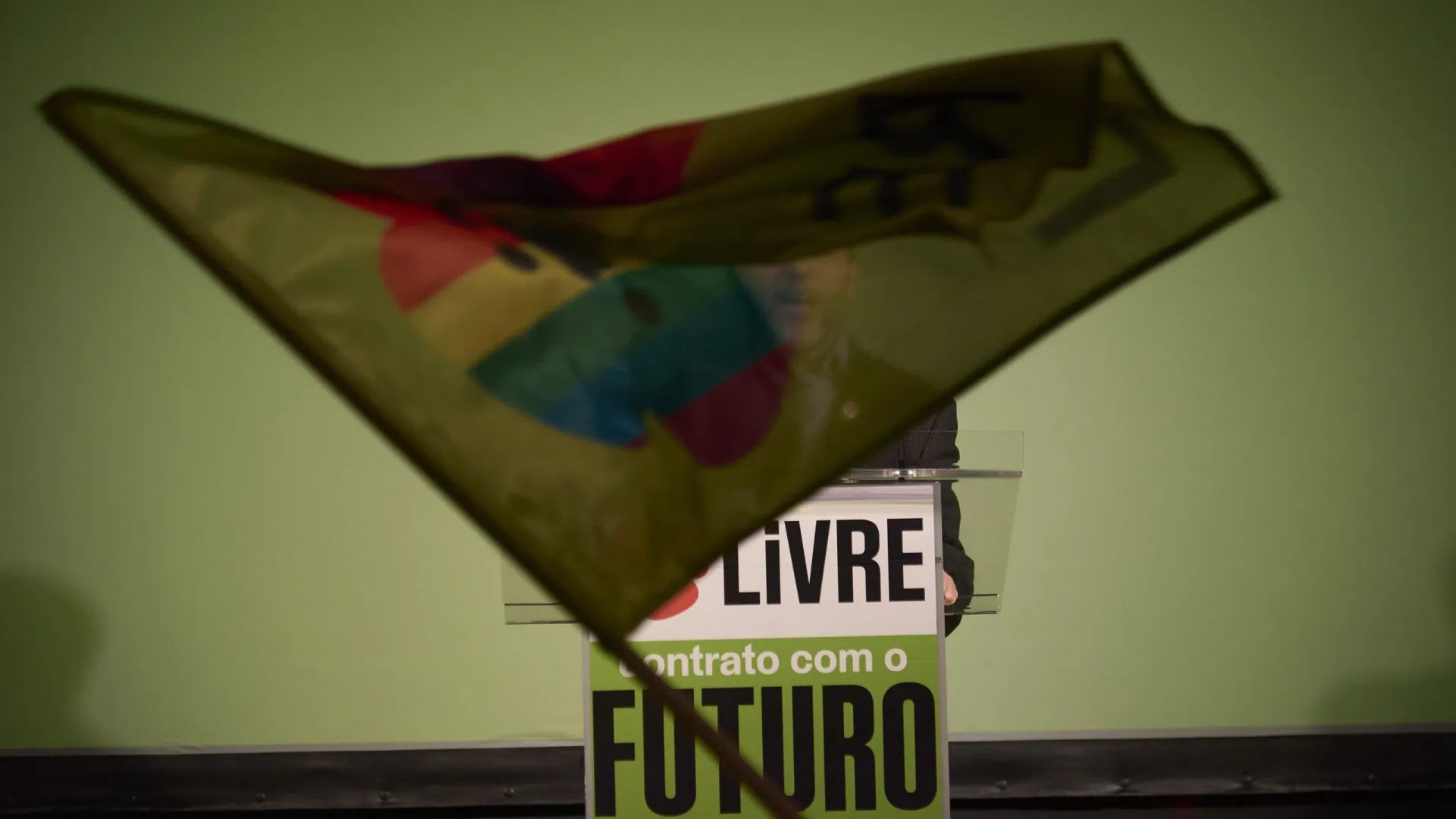 
                    Livre deve apoiar Seguro na 2.ª volta e critica PSD por não se posicionar
                