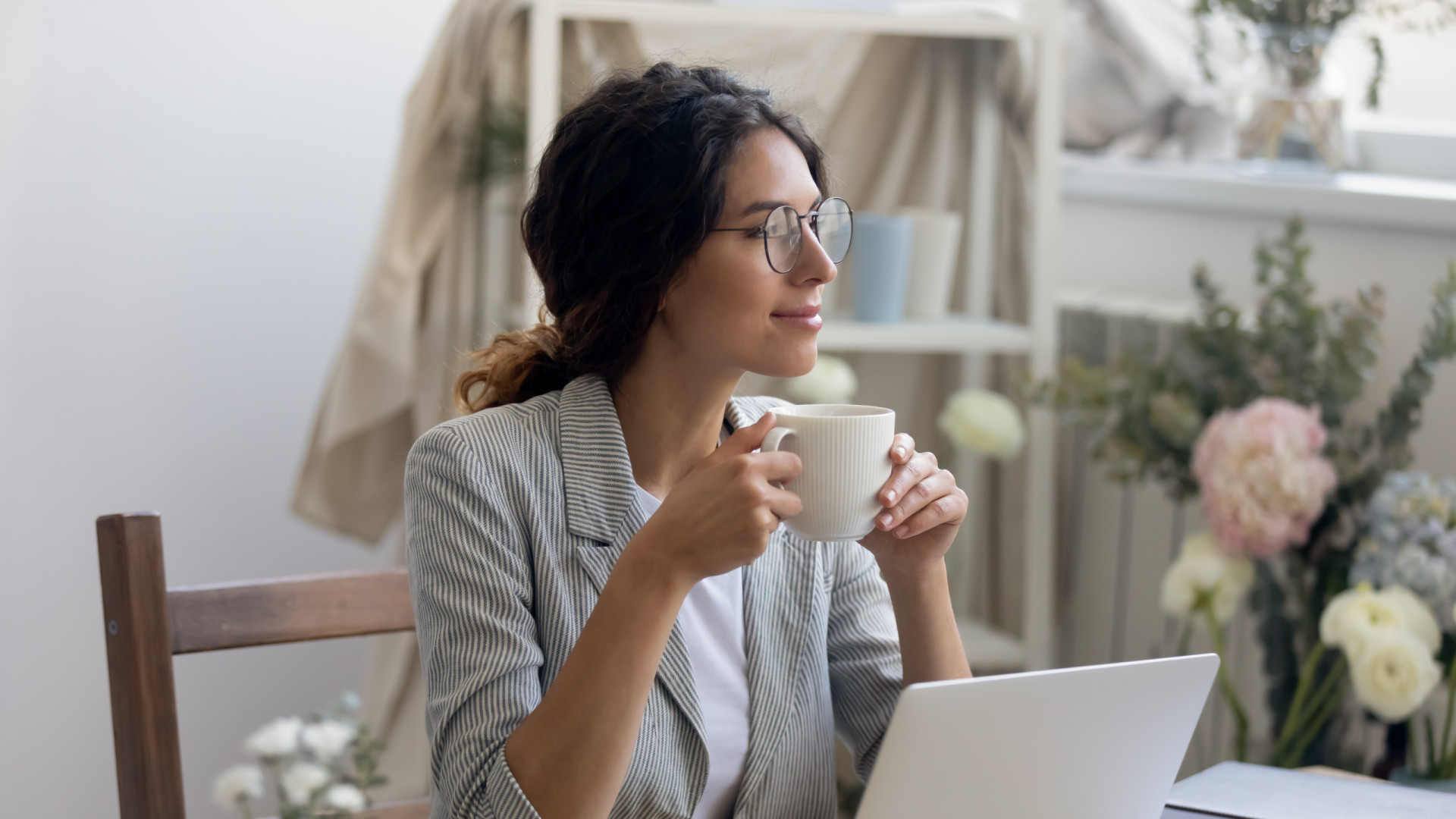 Beber café pode fazer com que fique (ainda) mais cansado. Sabia? 