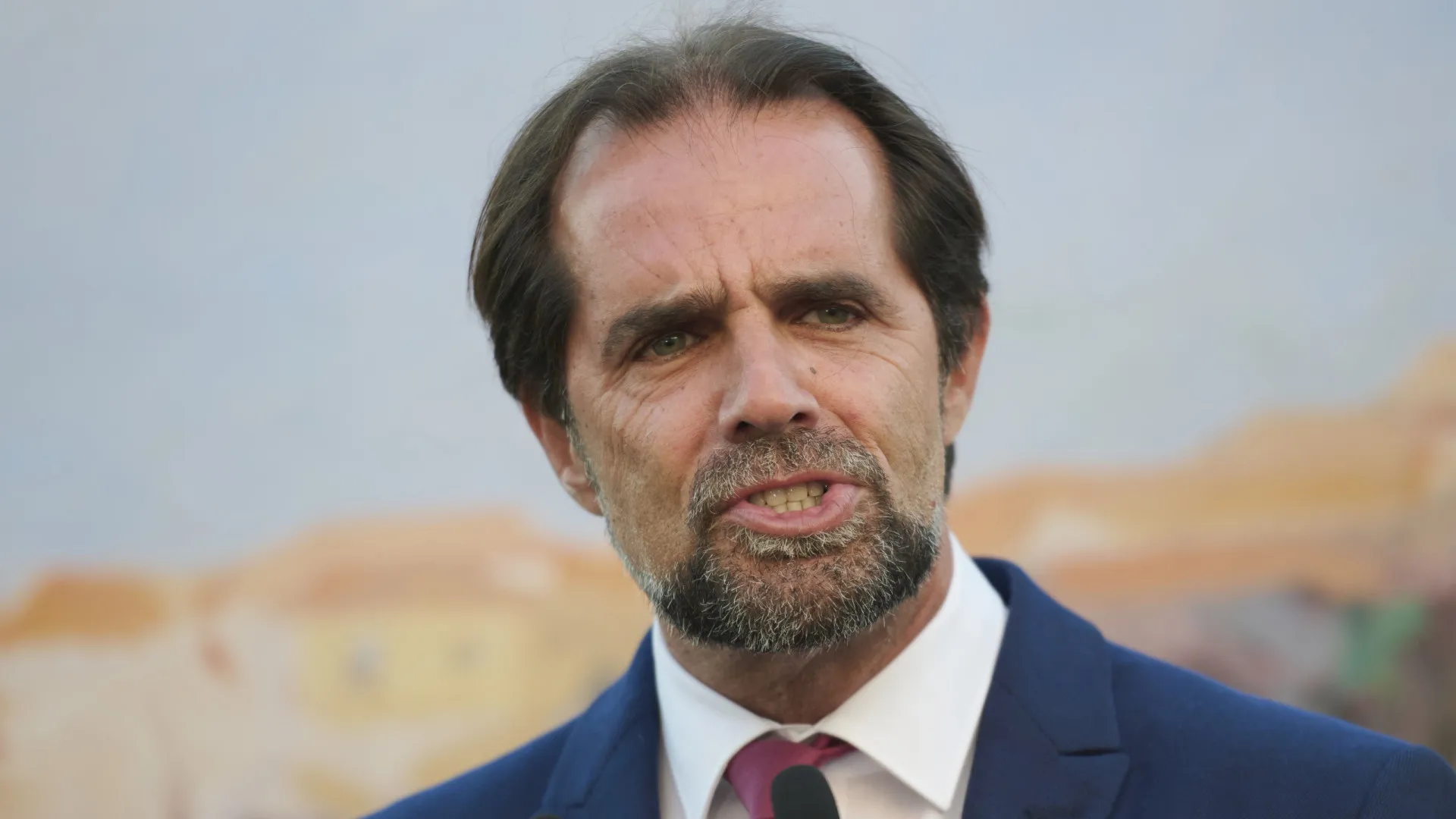 
                    Madeira pede ao Governo para desbloquear pagamento do subsídio de mobilidade
                