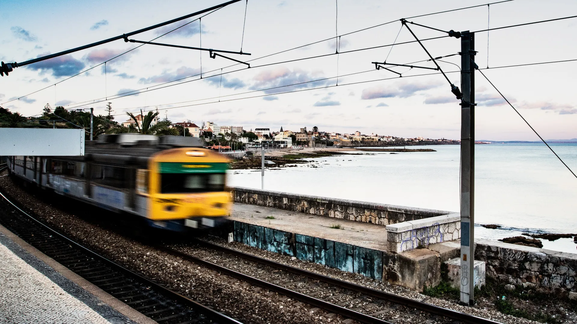 Obras 'fecham' estações da Linha de Cascais nos próximos 2 fins de semana