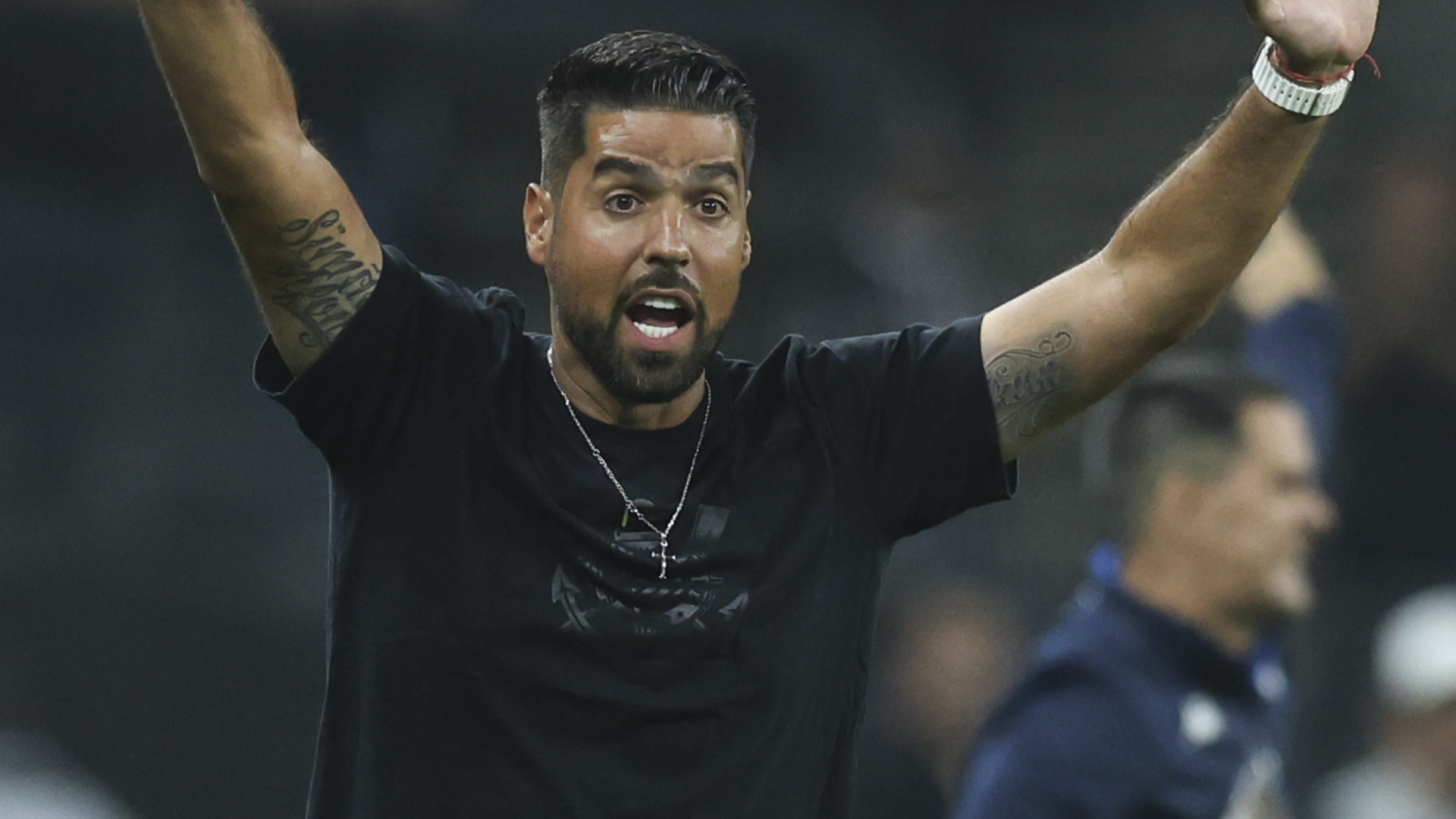 Oficial: Há mais um treinador português no Brasileirão