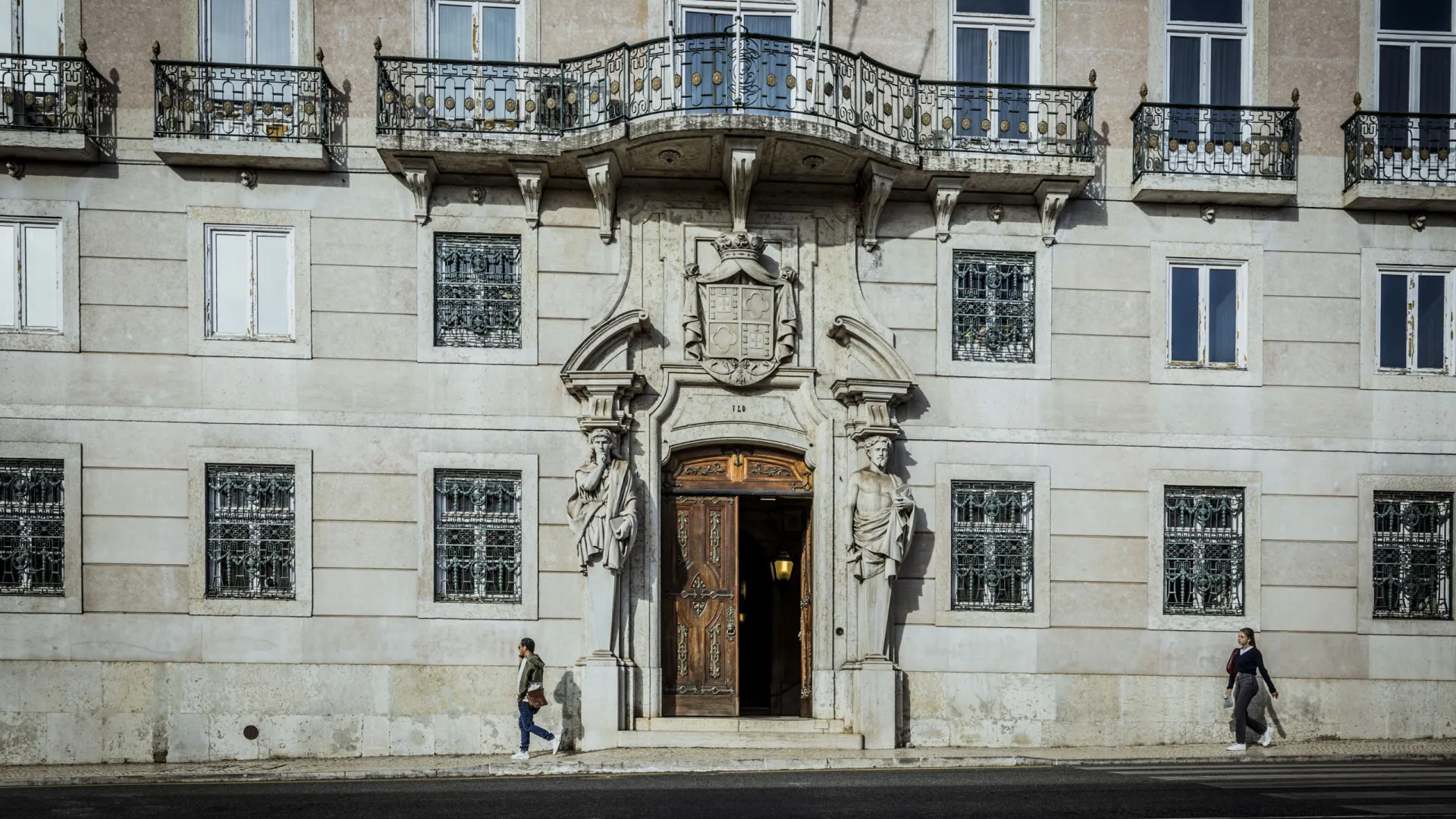 
                    MP: Proposta para confisco de bens sem condenação restringe lei atual
                