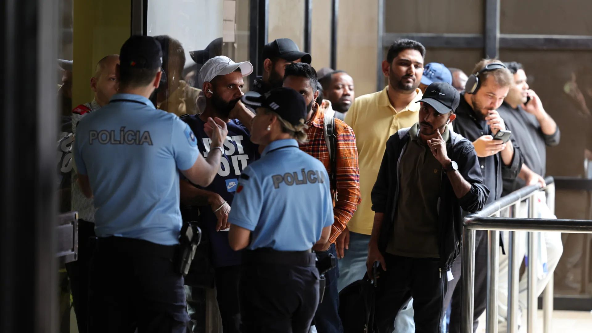 
                    Imigrantes marcaram a agenda do ano com mudança política em Portugal
                