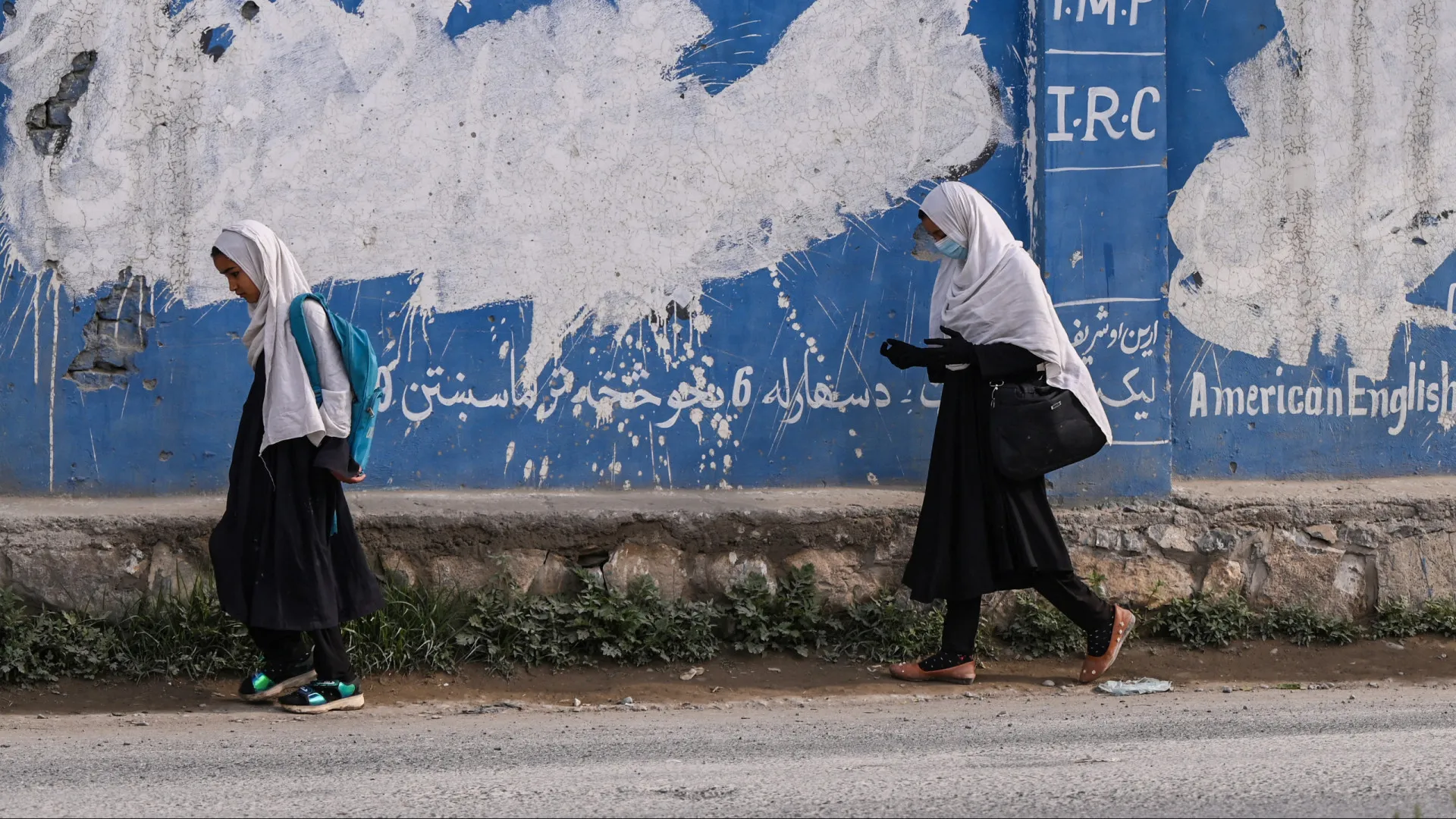 ONU denuncia que apagão dificultou mais ainda vida das mulheres afegãs
