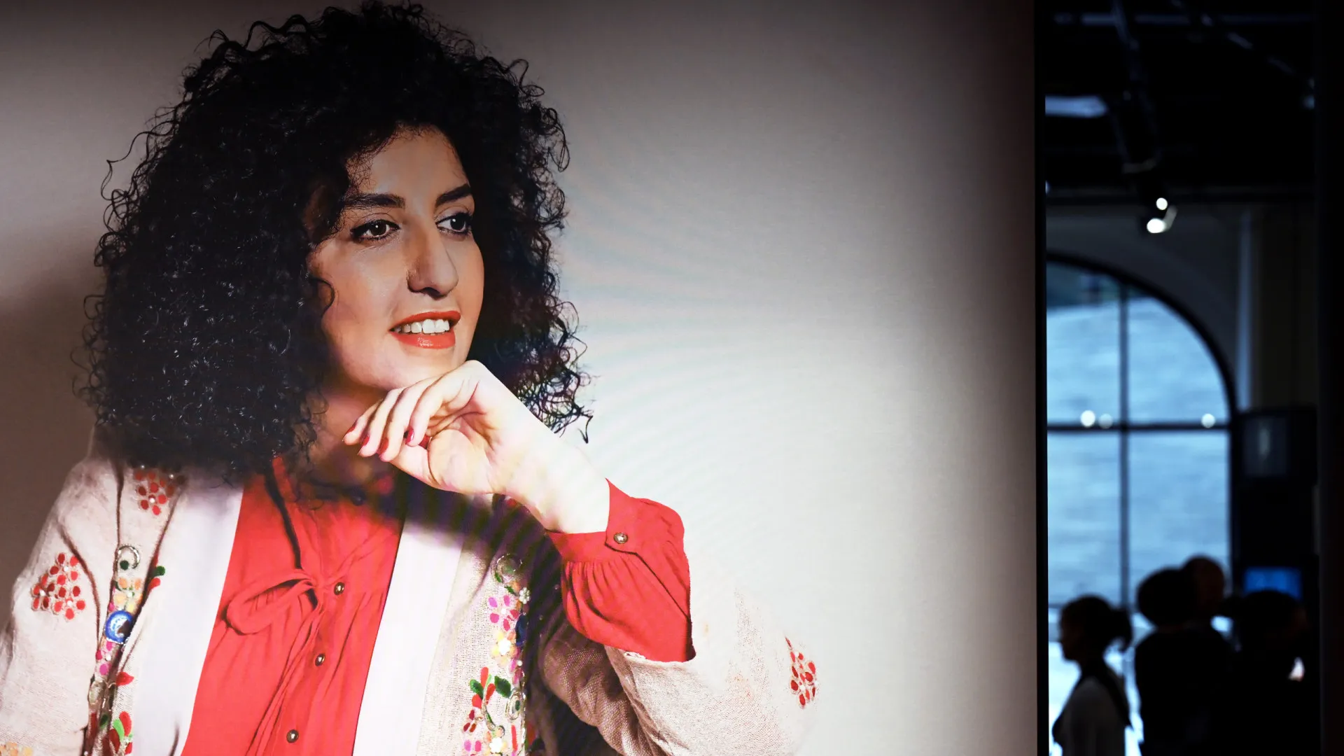 
                    Mulheres Nobel da Paz exigem libertação imediata de Mohammadi
                