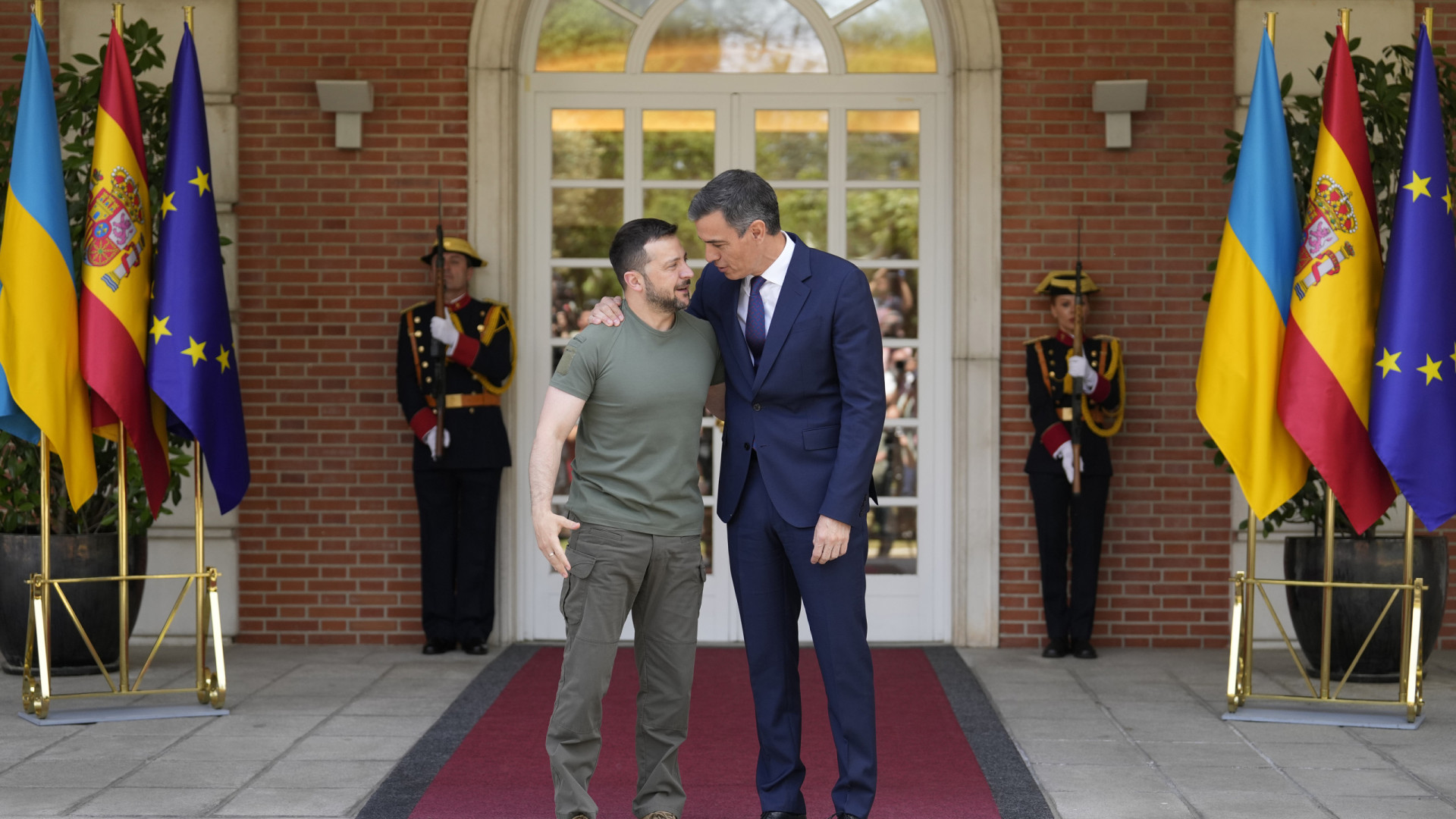 Sánchez manifesta apoio a Zelensky: “Ucrânia, Espanha está contigo”