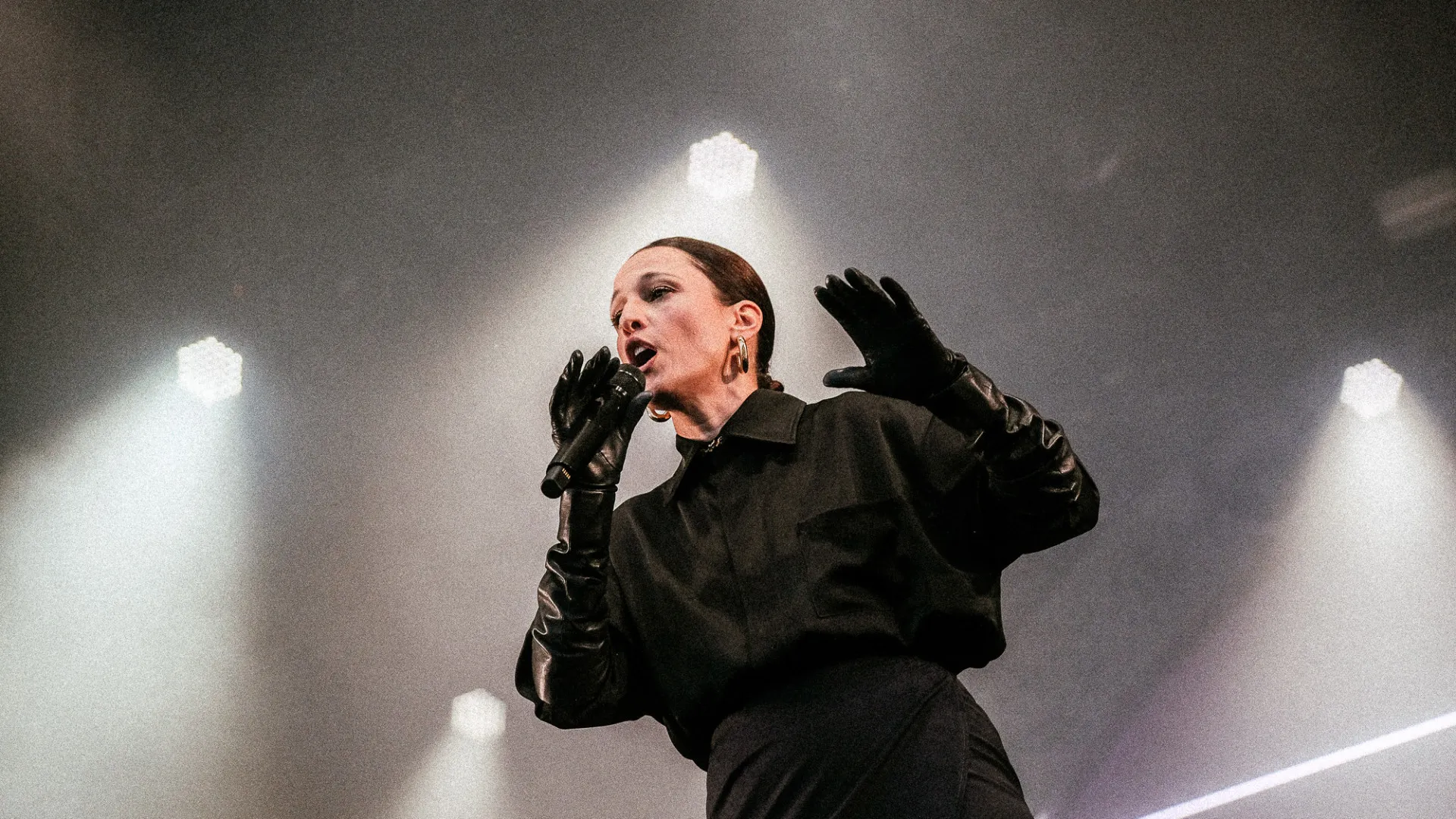 
                    Carminho entre convidados de novo disco de Rosalía 'Lux'
                