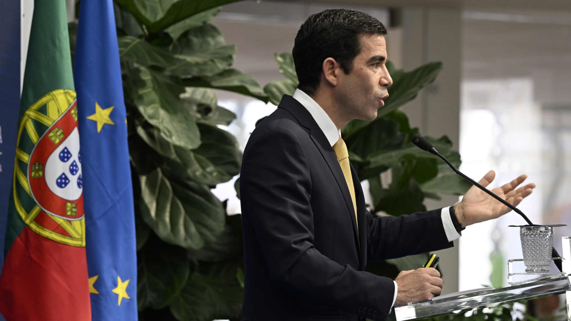 Governo defende trabalho de imigrantes 