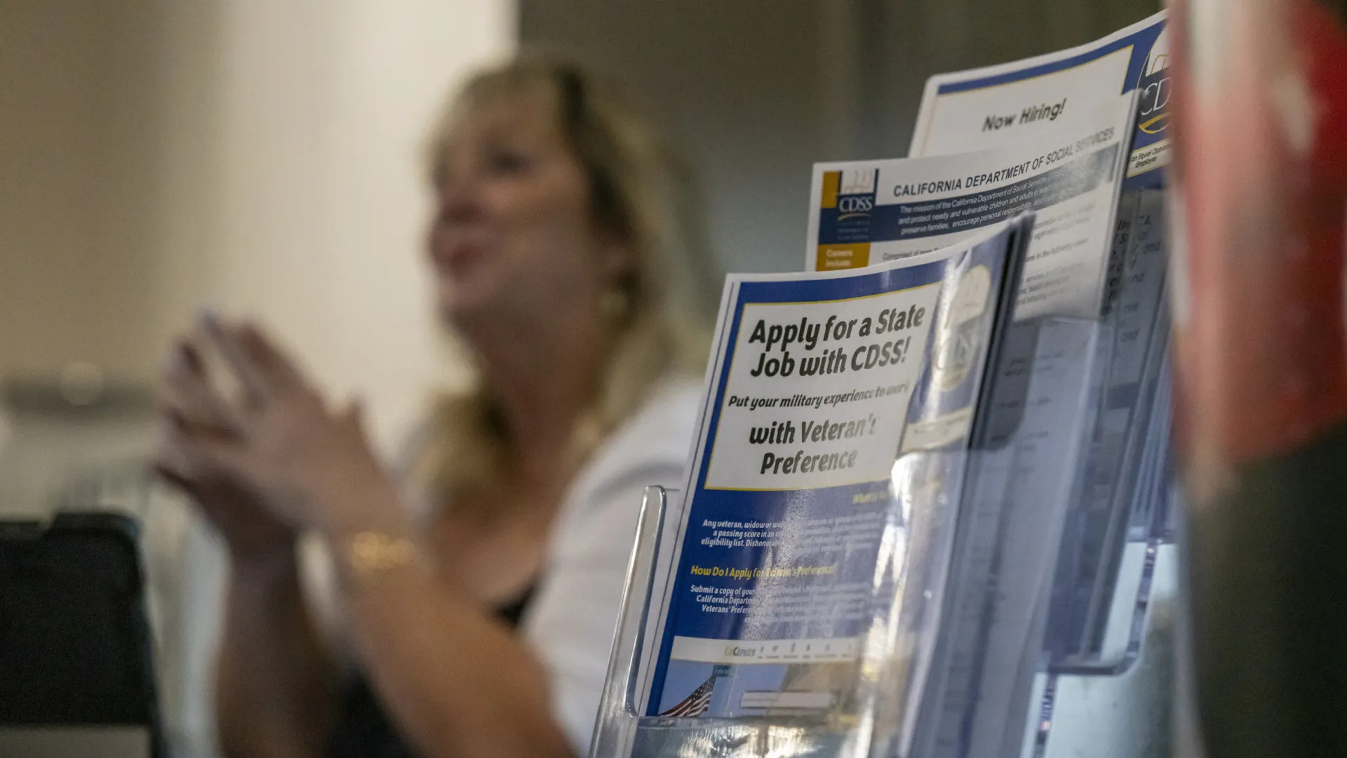 Taxa de desemprego recua para 4,3% em março nos Estados Unidos