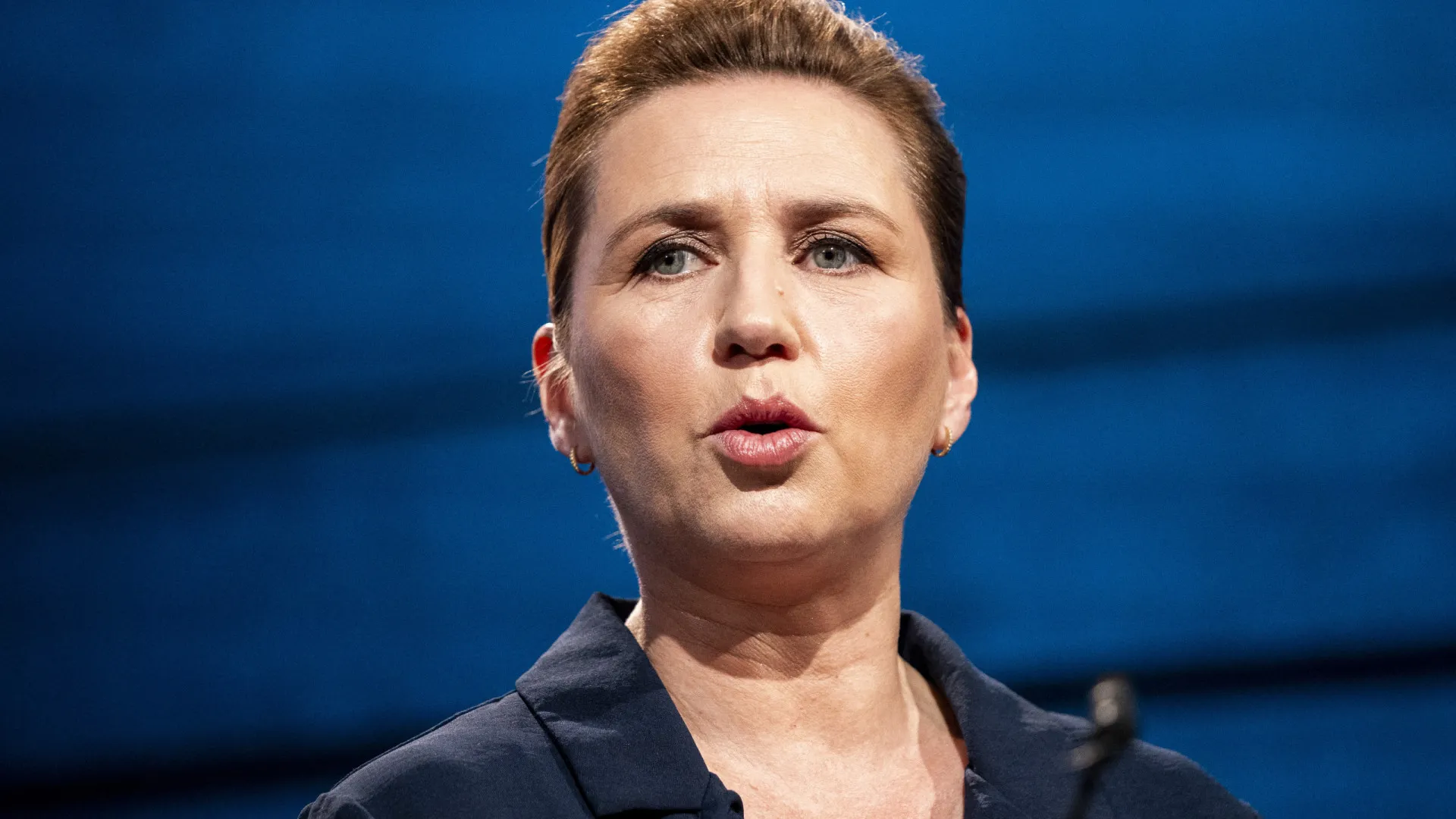 
                    Mette Frederiksen pede unidade em Nuuk perante 