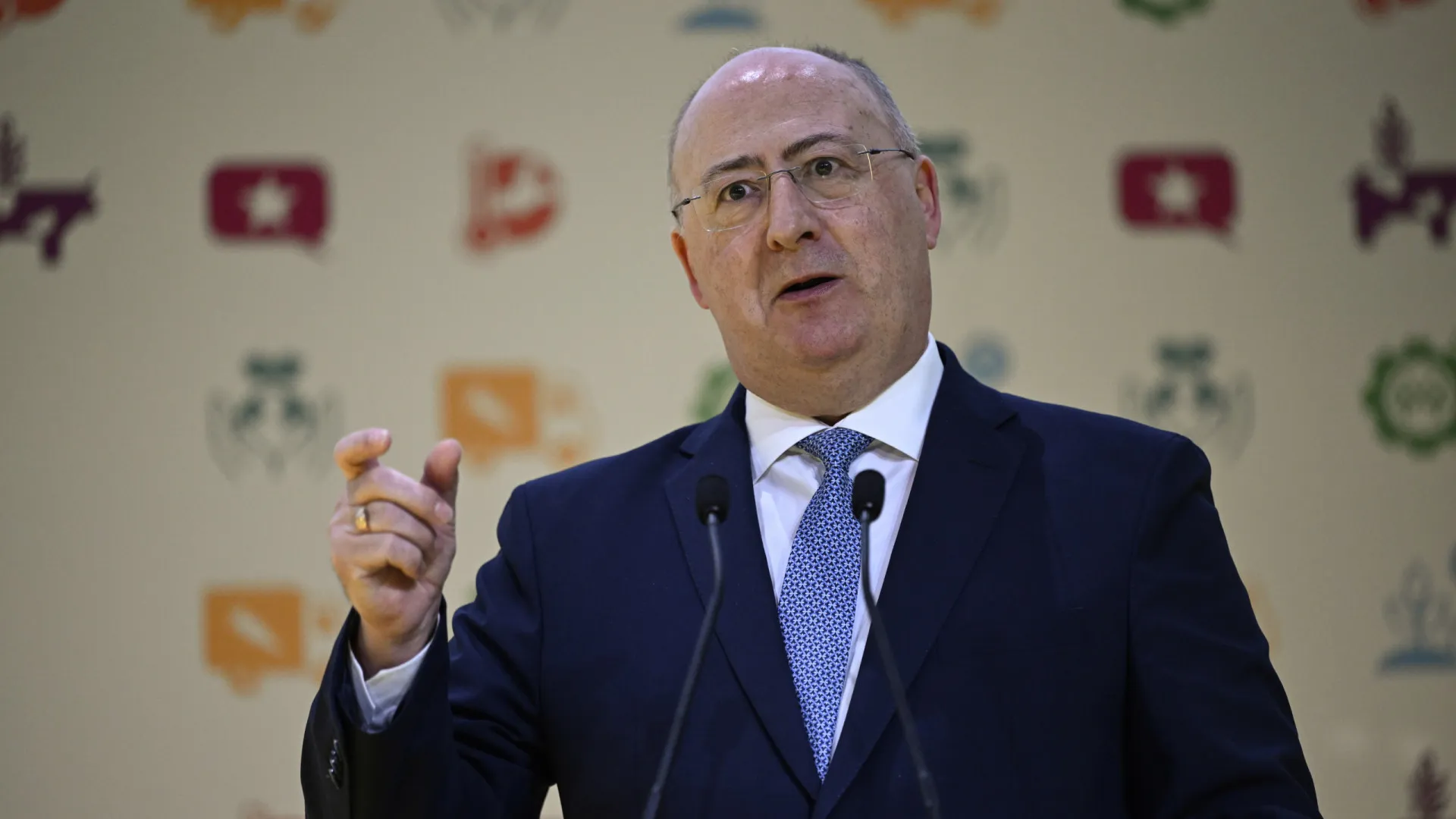 
                    Governo fez 'upgrade' às direções regionais, diz ministro da Agricultura
                