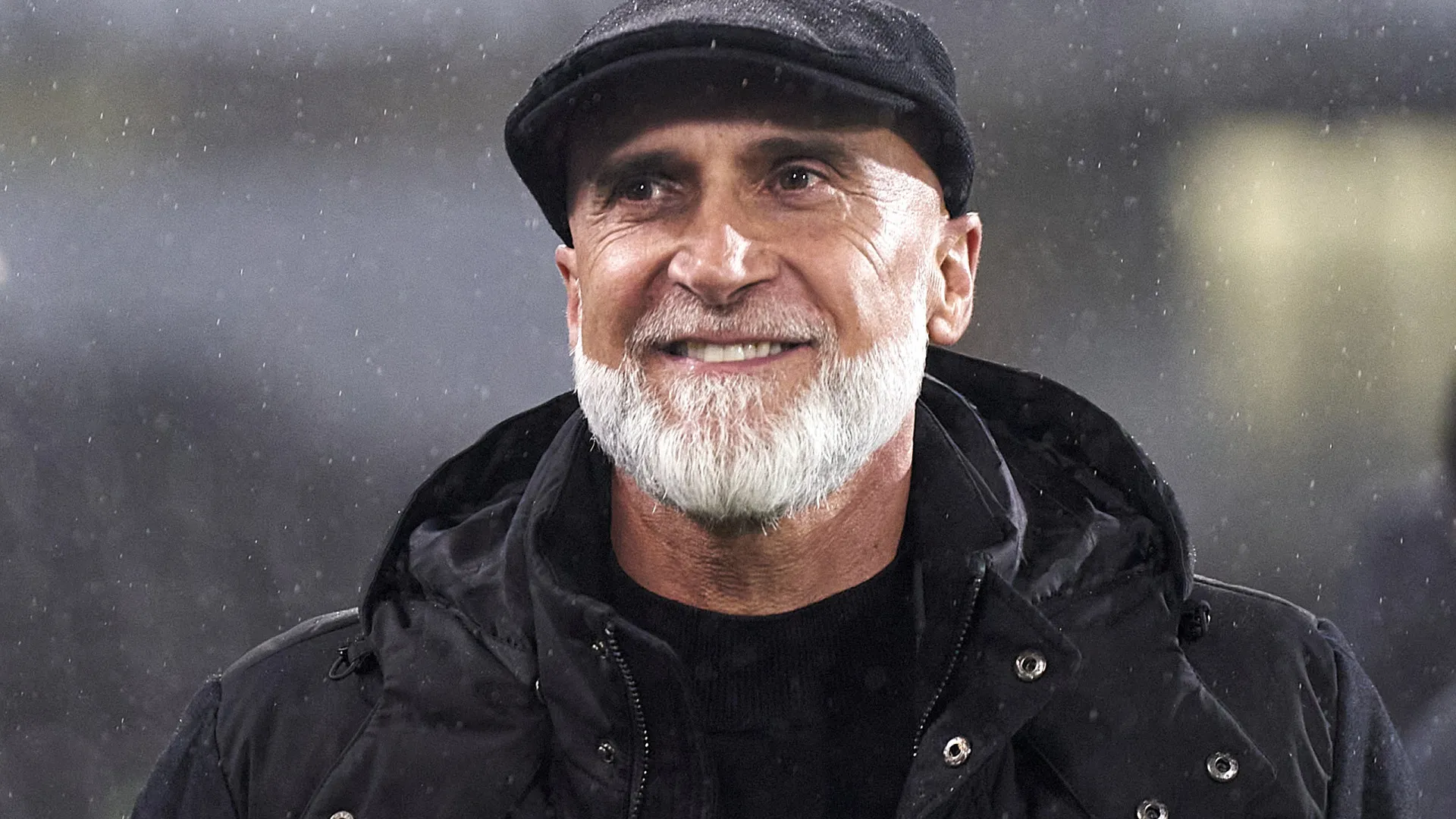 
                    Oficial: Casa Pia despede equipa técnica e contrata Álvaro Pacheco
                