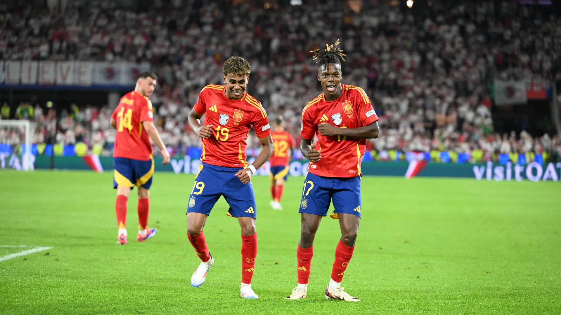 Brilhar e dançar. Lamine Yamal e Nico Williams dão que falar no Euro'2024