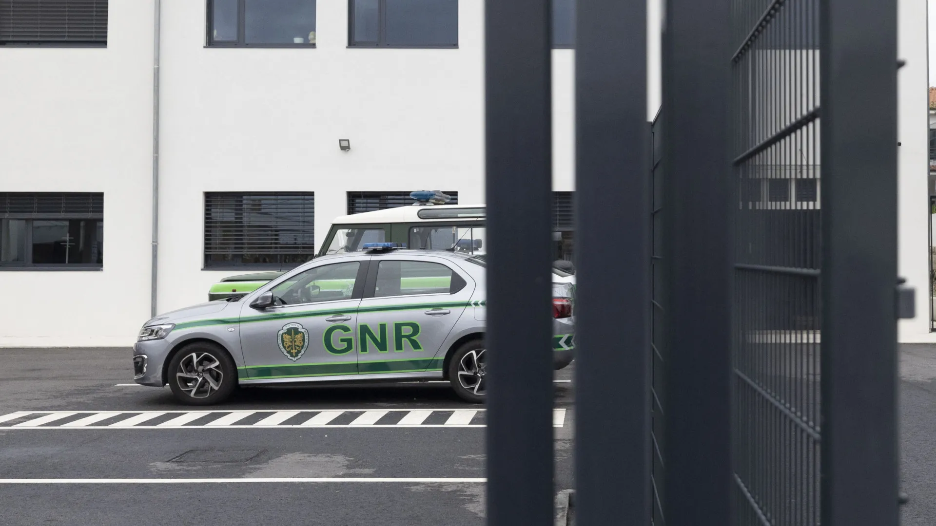 
                    Instalações da GNR em Famalicão com obras urgentes para travar infiltrações
                