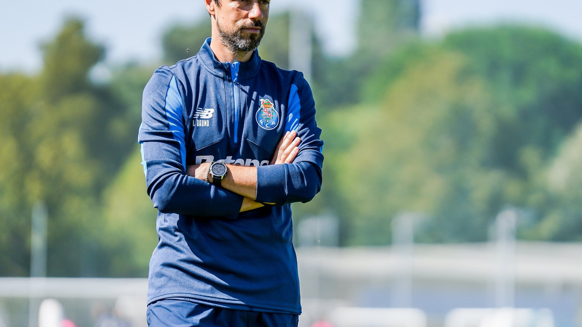 Vítor Bruno recebe dupla internacional que faltava no treino do FC Porto