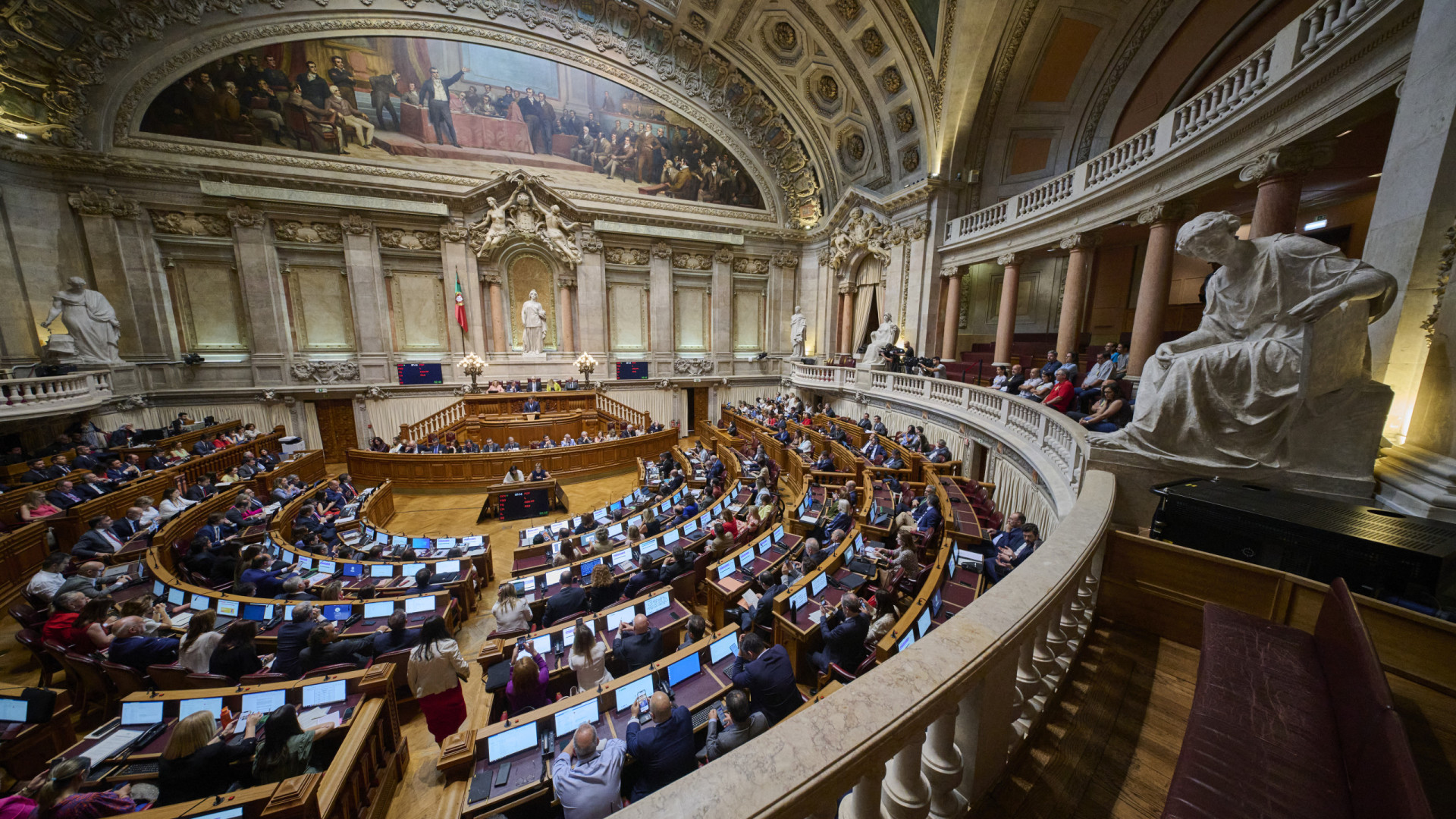 OE2025: Comissões suspensas durante especialidade, inquéritos prosseguem