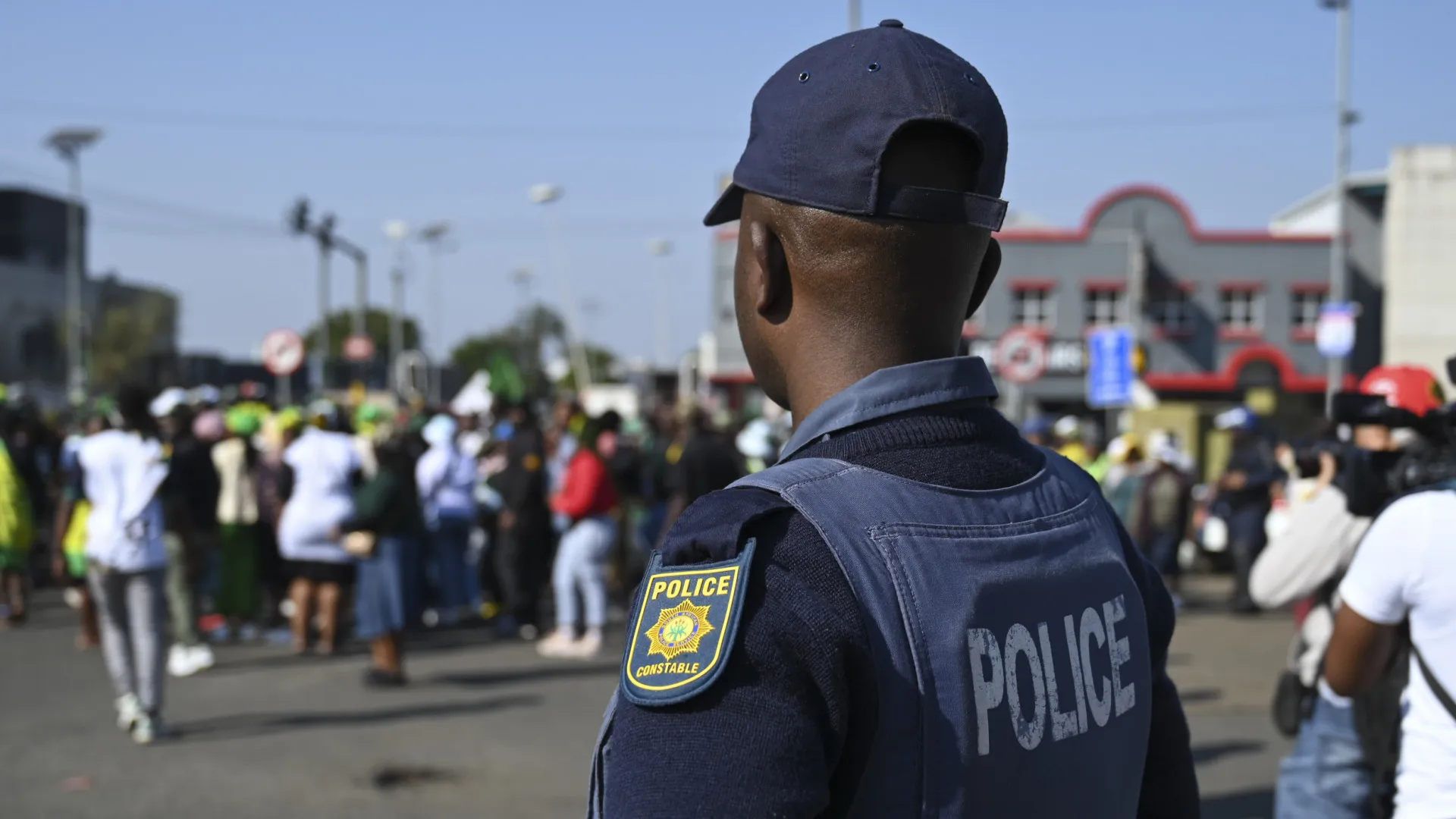 
                    África do Sul detém 12 oficiais superiores da polícia por suspeita de corrupção
                