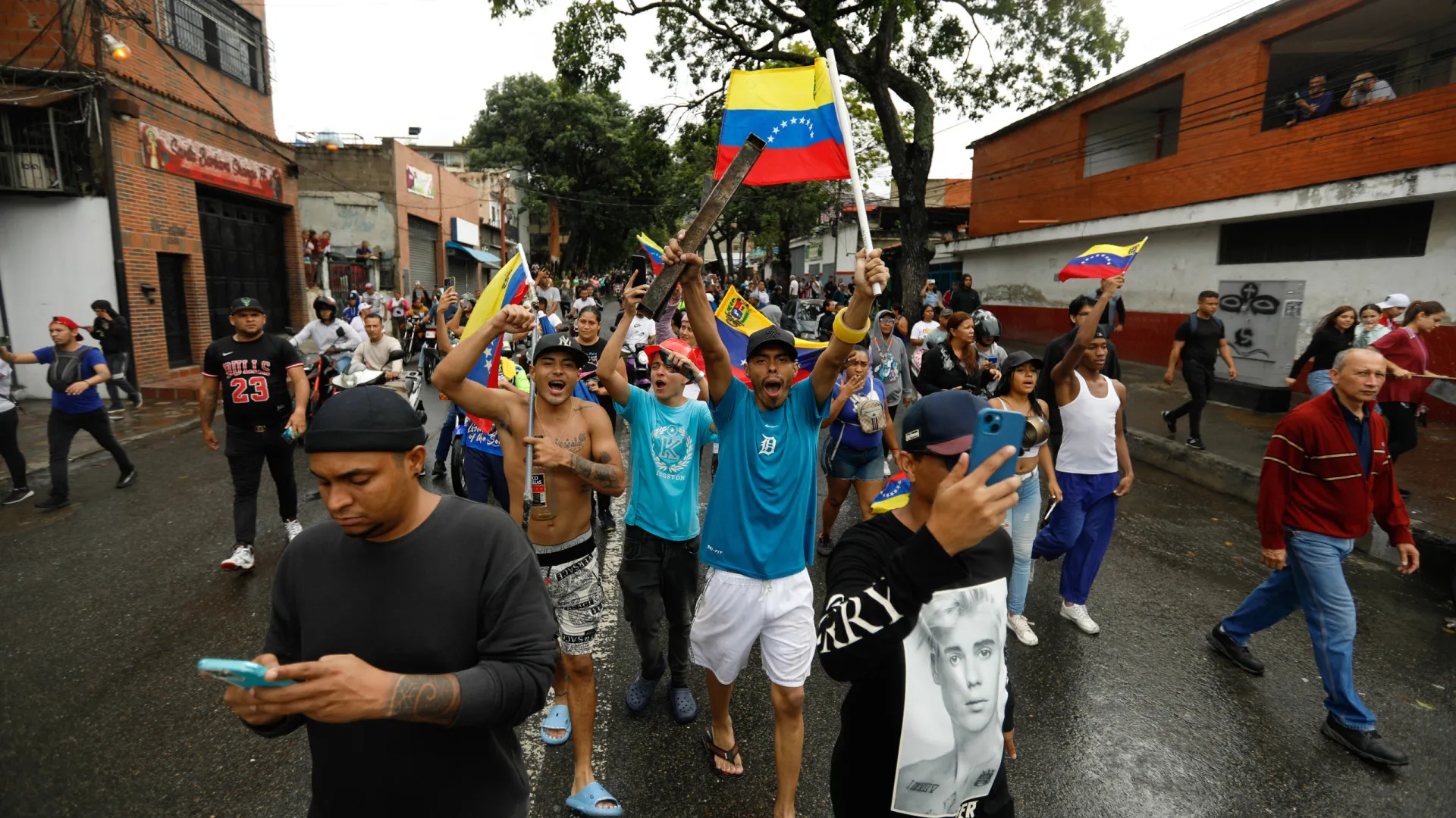 Dezenas de detidos por ações "criminosas e terroristas" na Venezuela