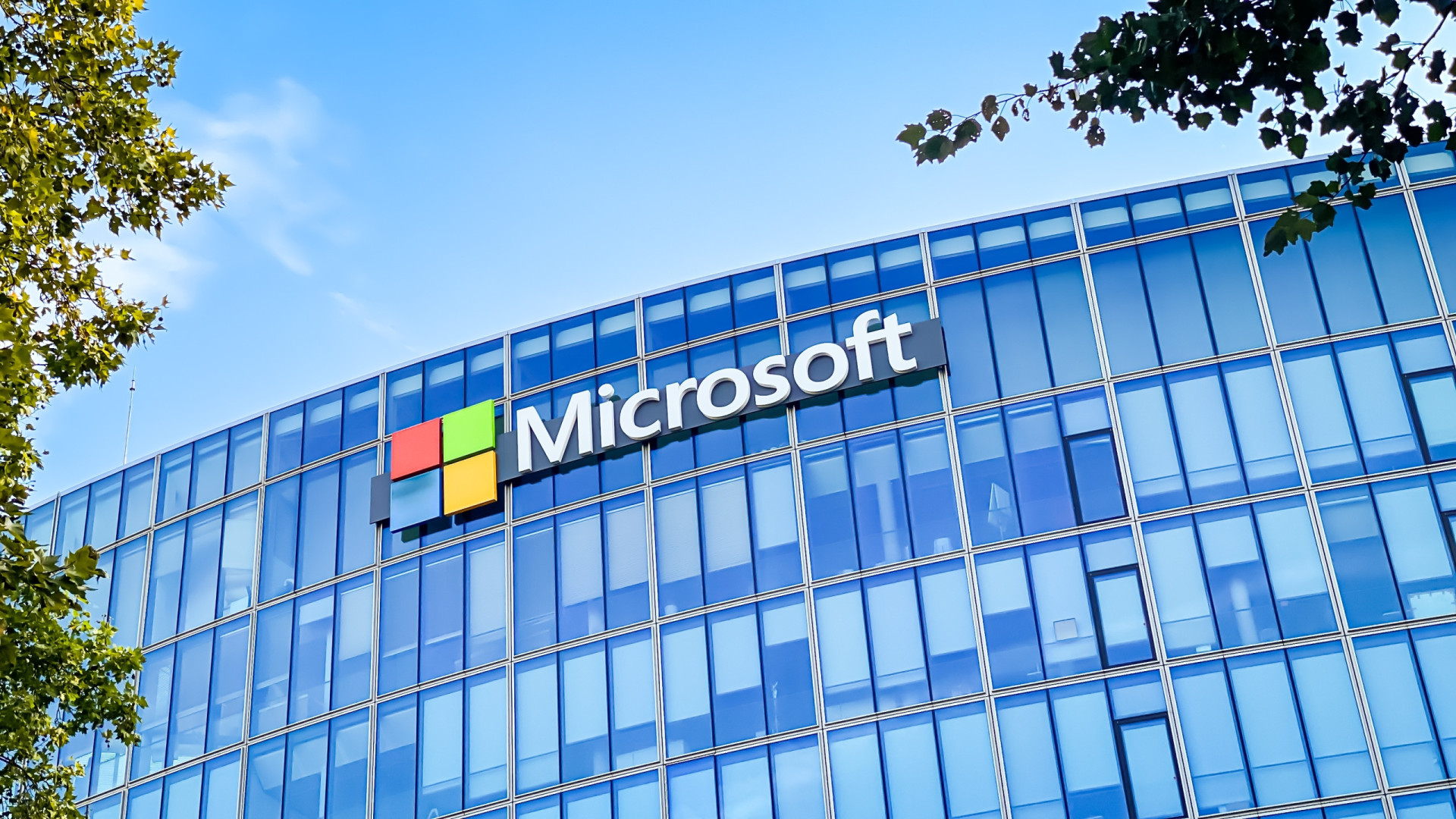 Microsoft supera expectativas em volume de negócios e lucros