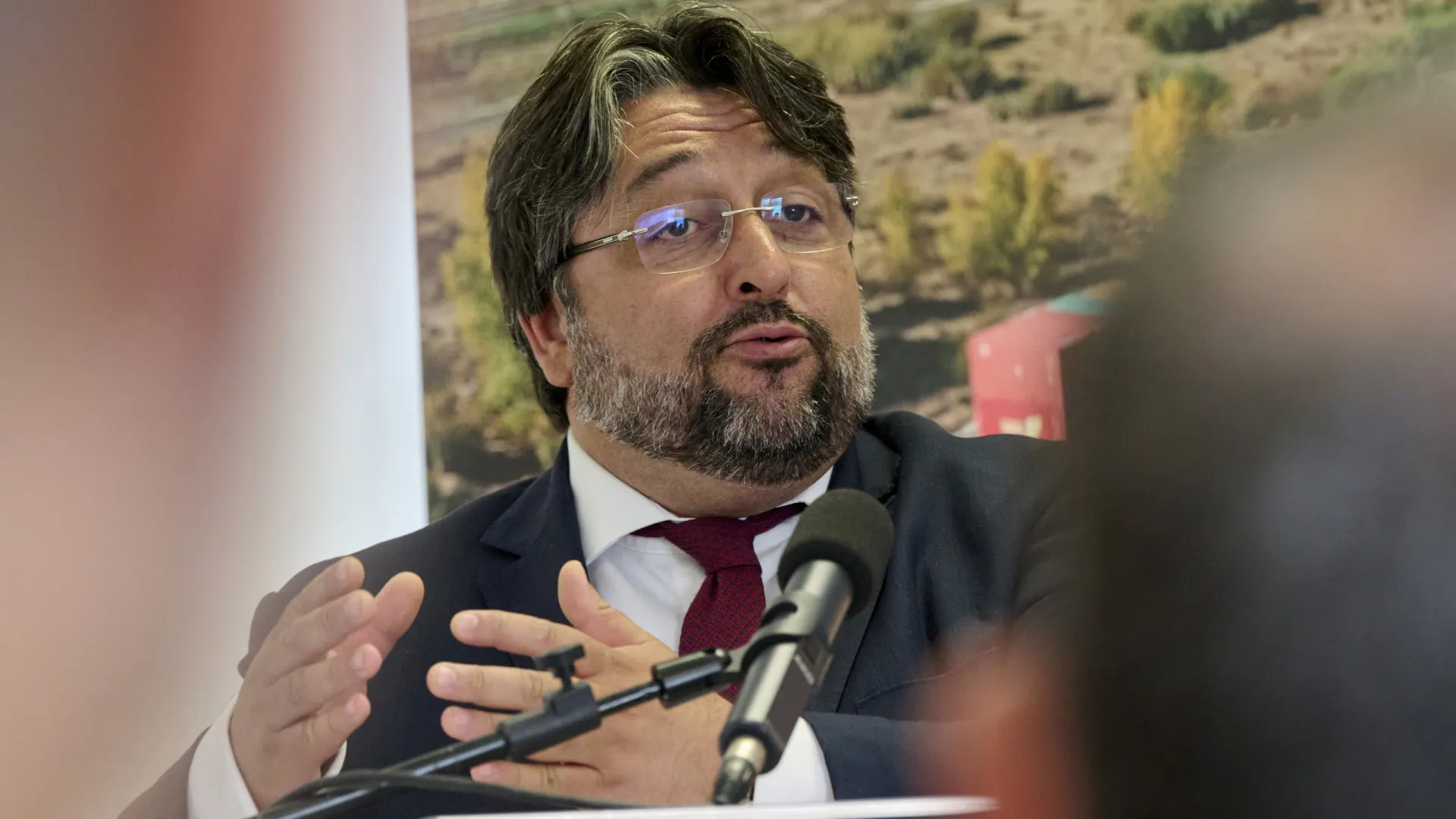 
                    Loures exige ao Governo acesso a linhas de apoio extraordinárias
                