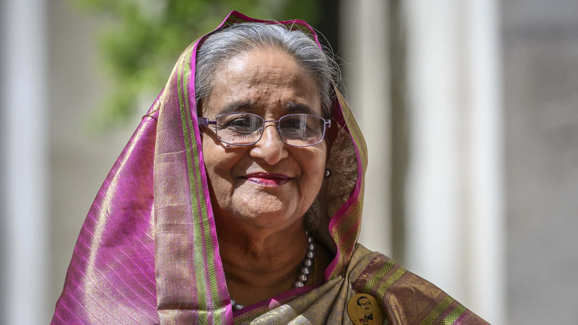 
                    Filho da ex-primeira-ministra do Bangladesh condena sentenças contra a família
                