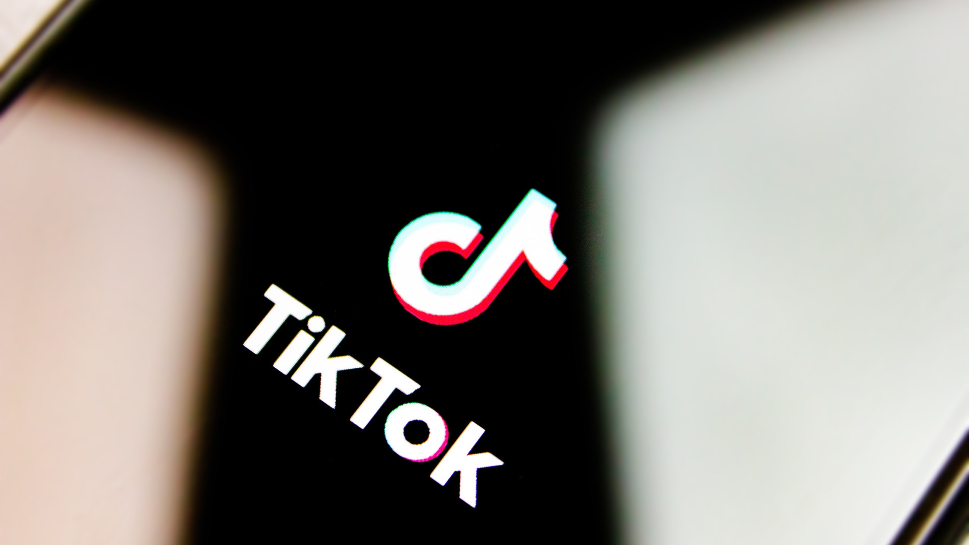 TikTok bloqueado na Albânia a partir de janeiro após morte de adolescente