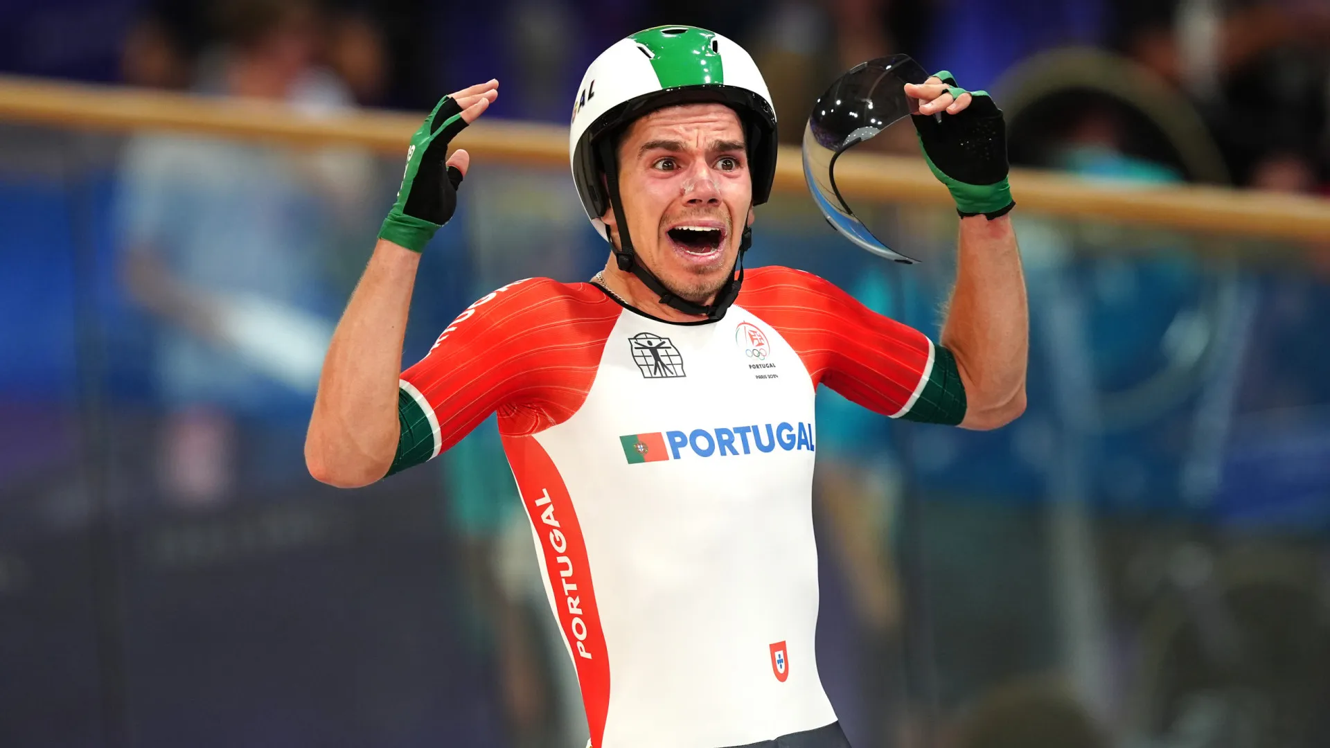 
                    Arrepiante. Rui Oliveira ficou neste estado após queda grave na China
                