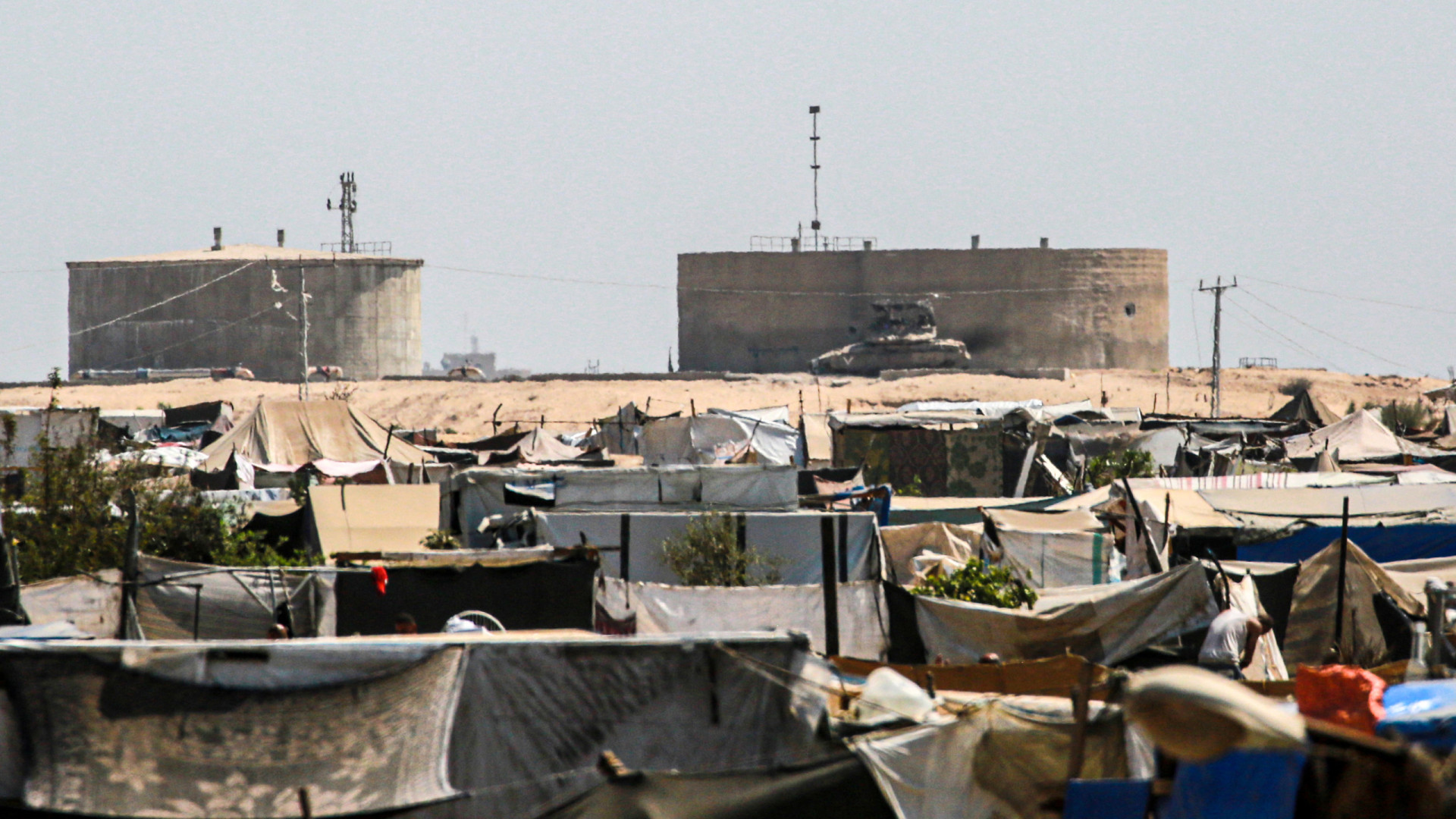 Hamas acusa Israel de desenterrar corpos de cemitério no sul de Gaza