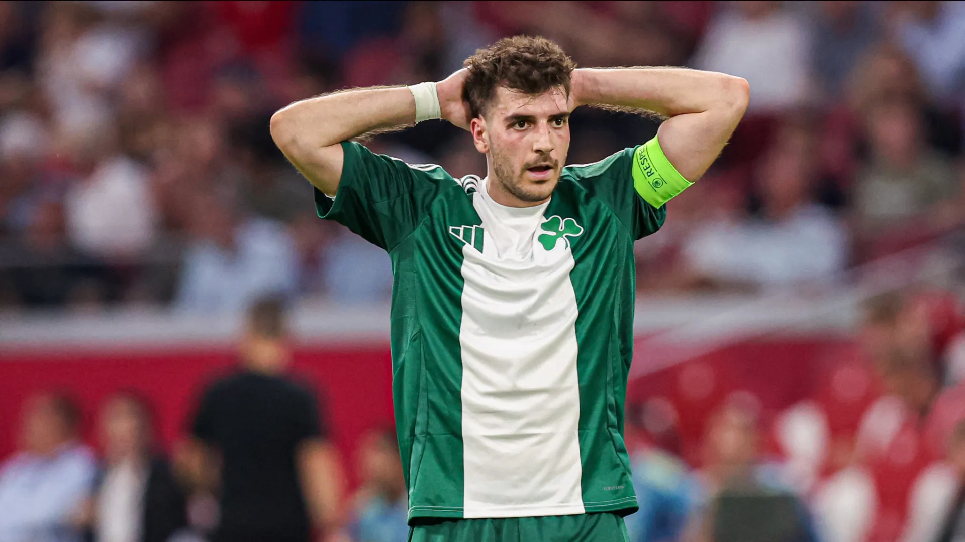 Sporting 'esbarra' na luta por Fotis Ioannidis... e Conrad Harder 'abana'