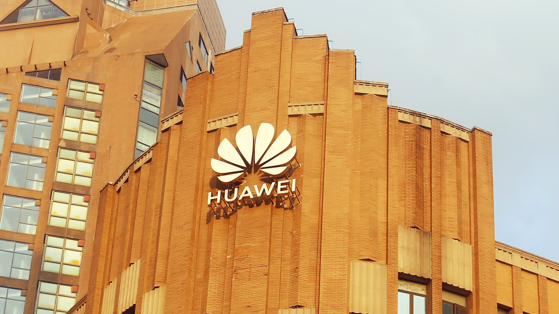 Huawei anunciou novo sistema operativo para rivalizar com o Windows